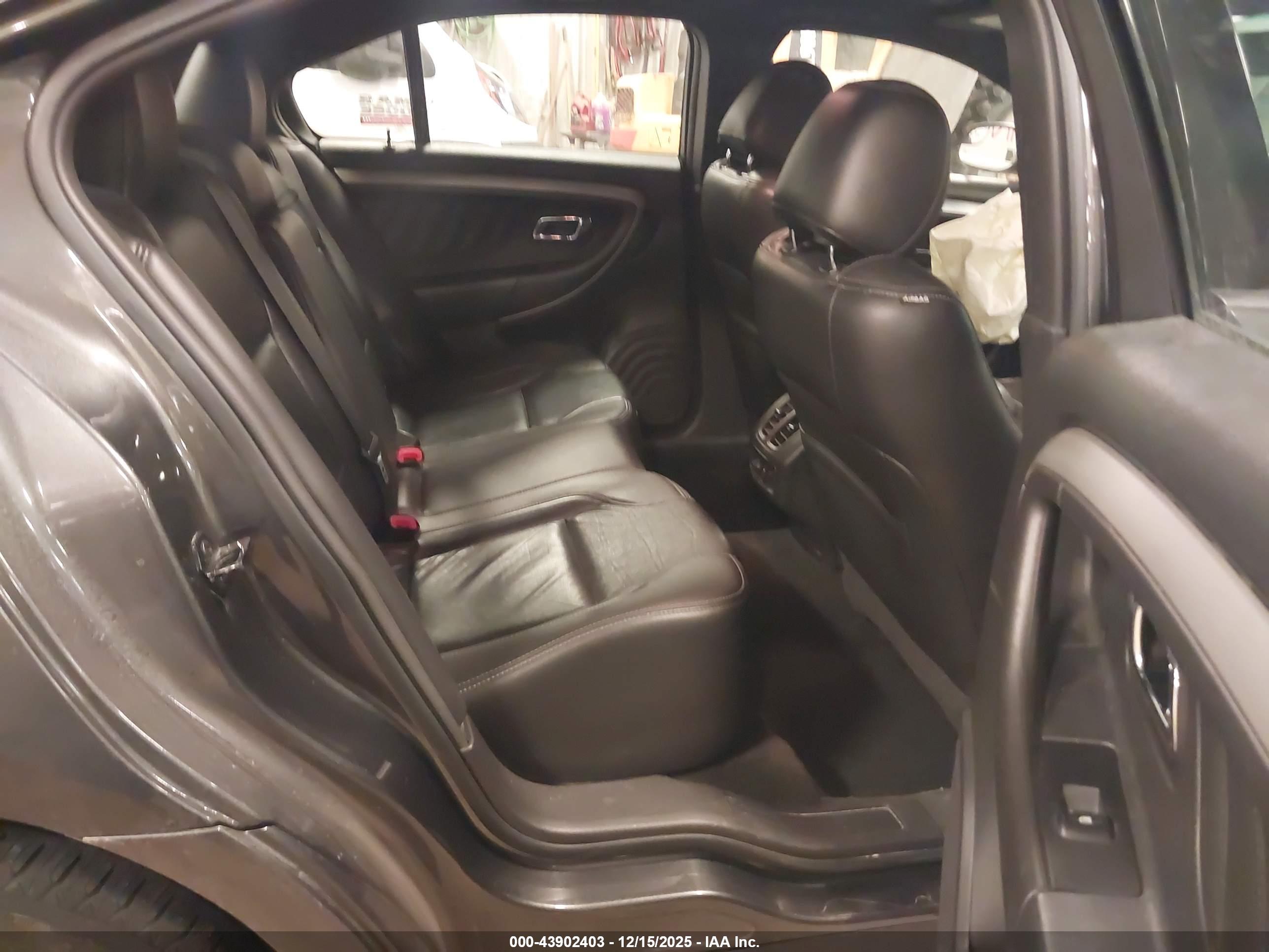FORD TAURUS image 8
