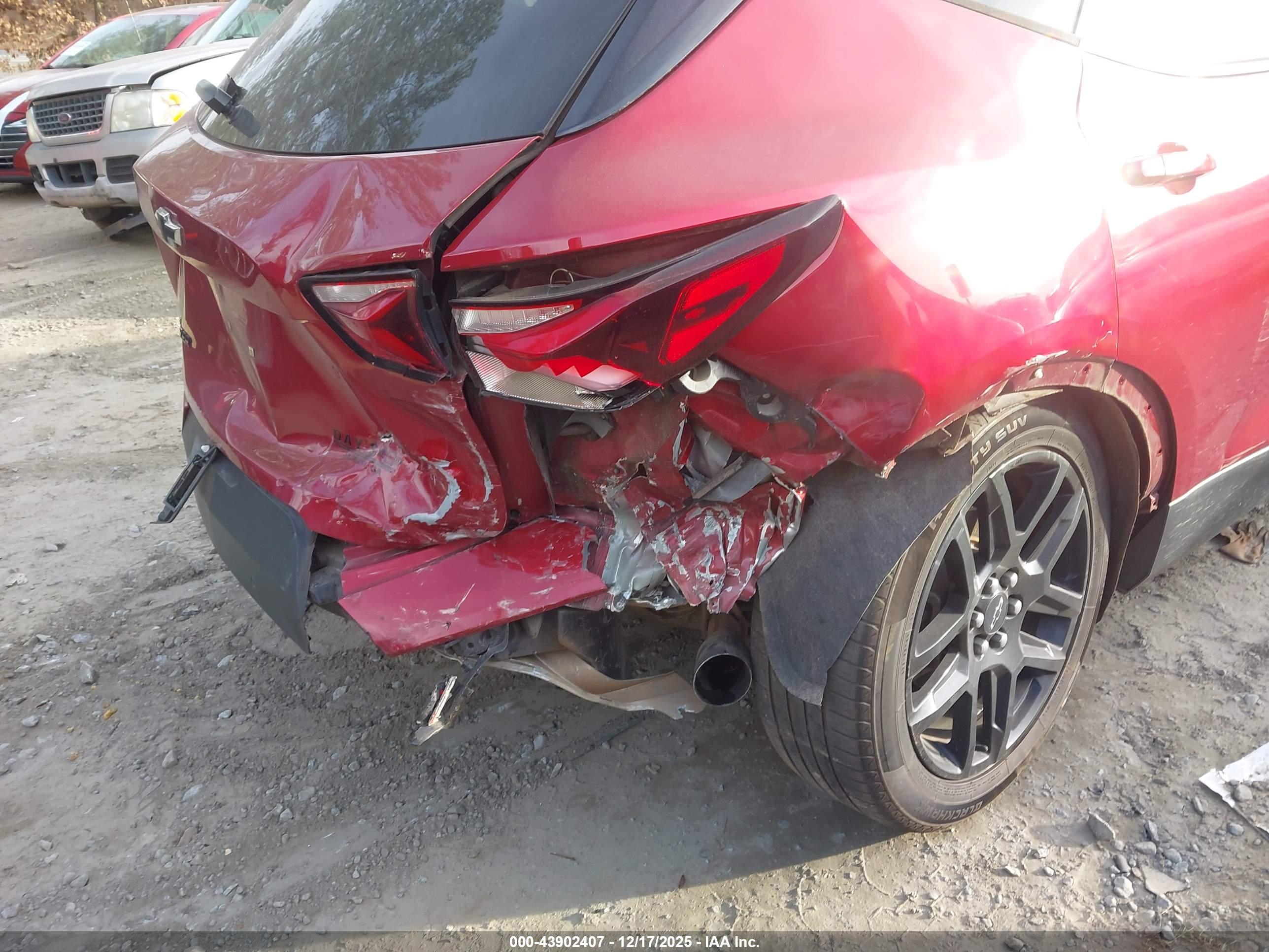 CHEVROLET BLAZER image 6