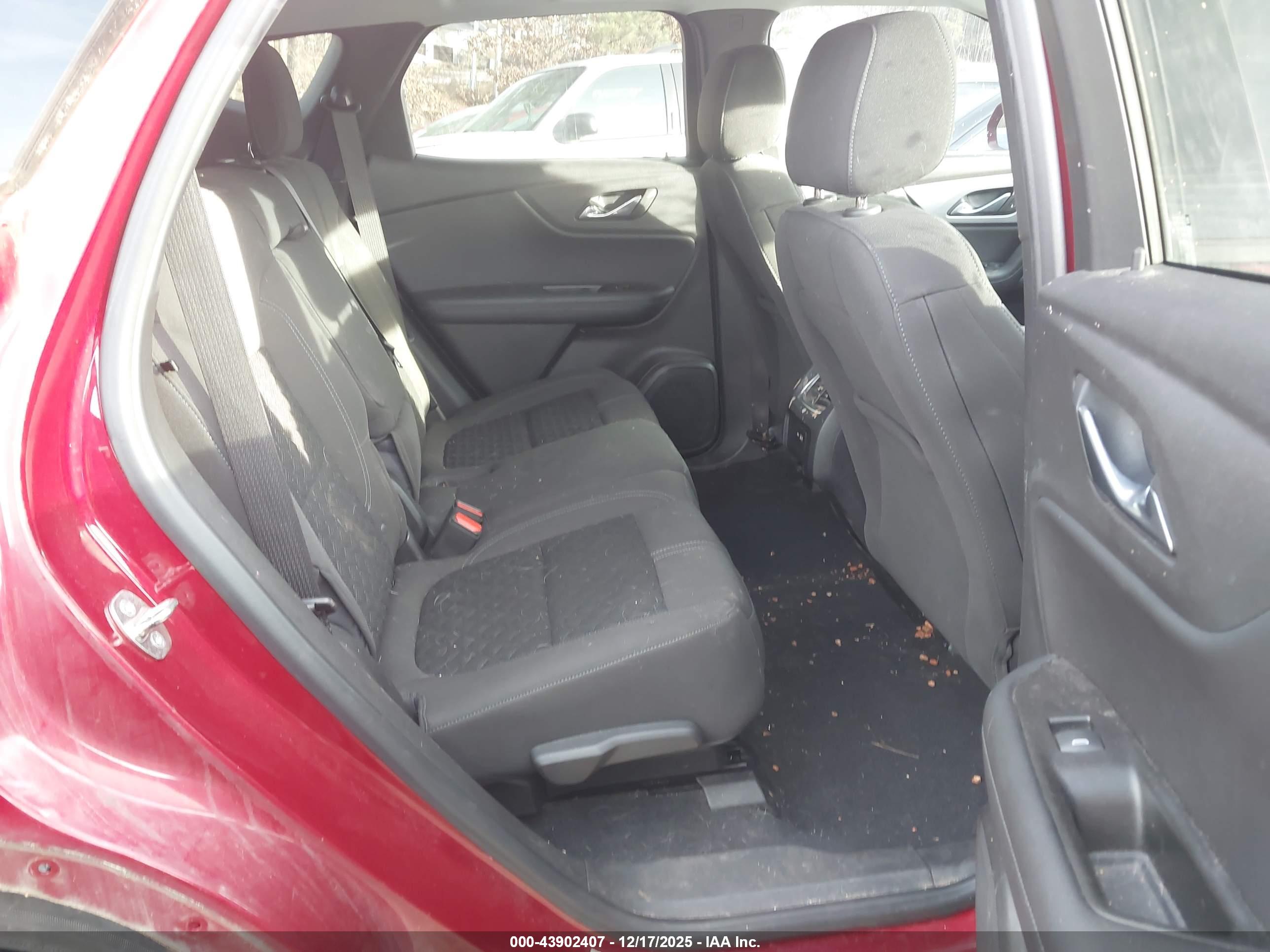 CHEVROLET BLAZER image 8