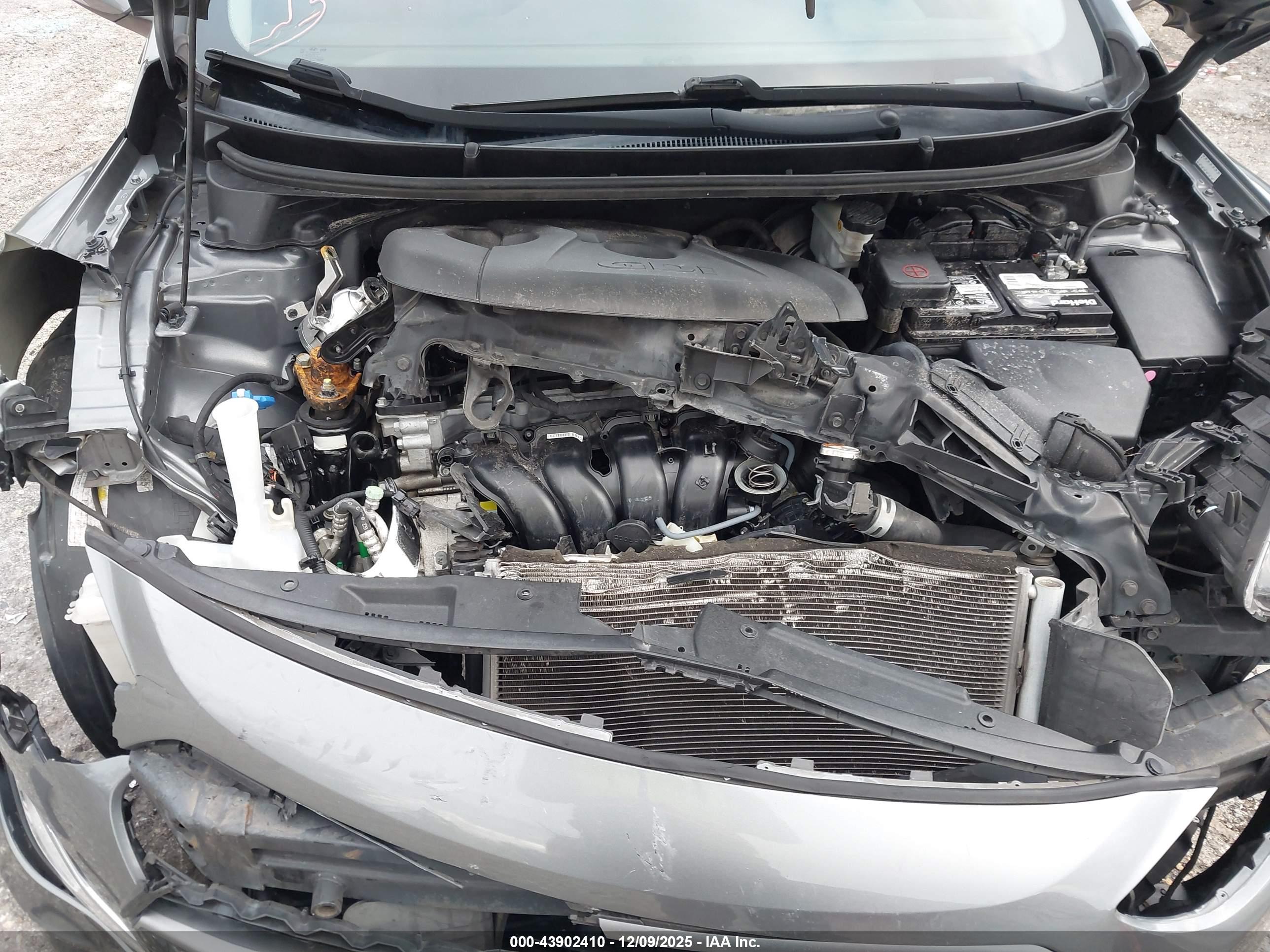 HYUNDAI ELANTRA image 10