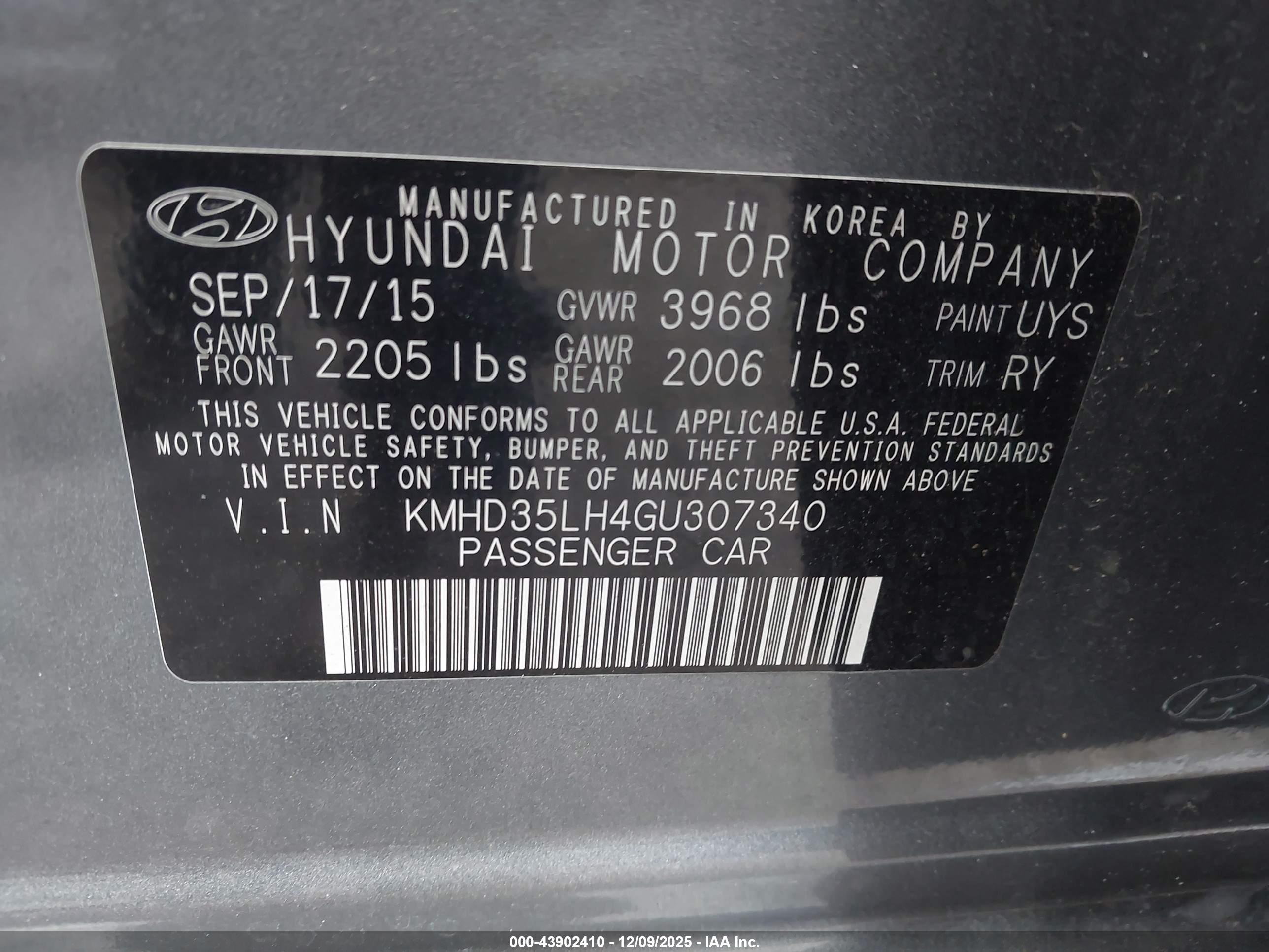 HYUNDAI ELANTRA image 9