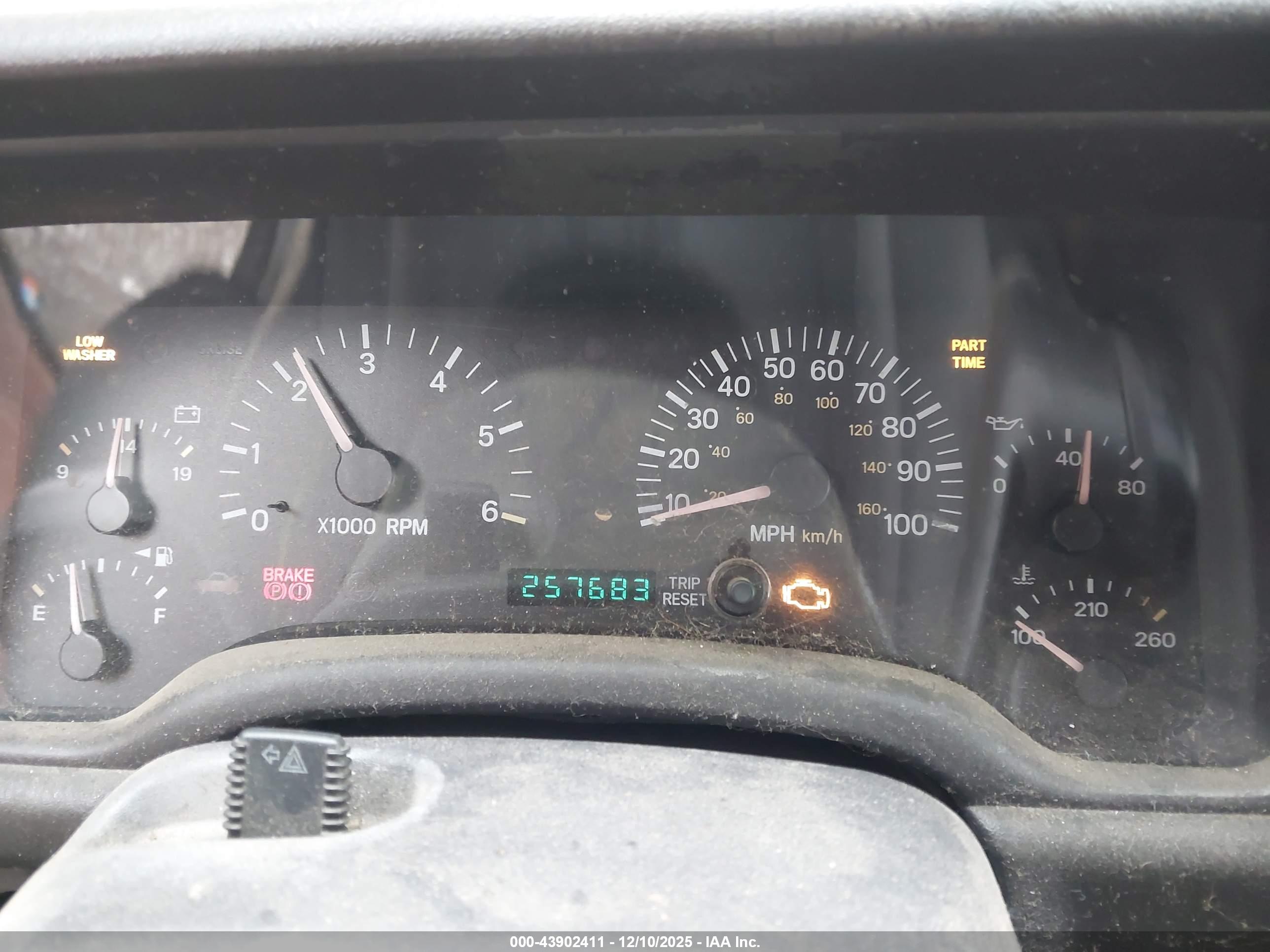 JEEP CHEROKEE image 7