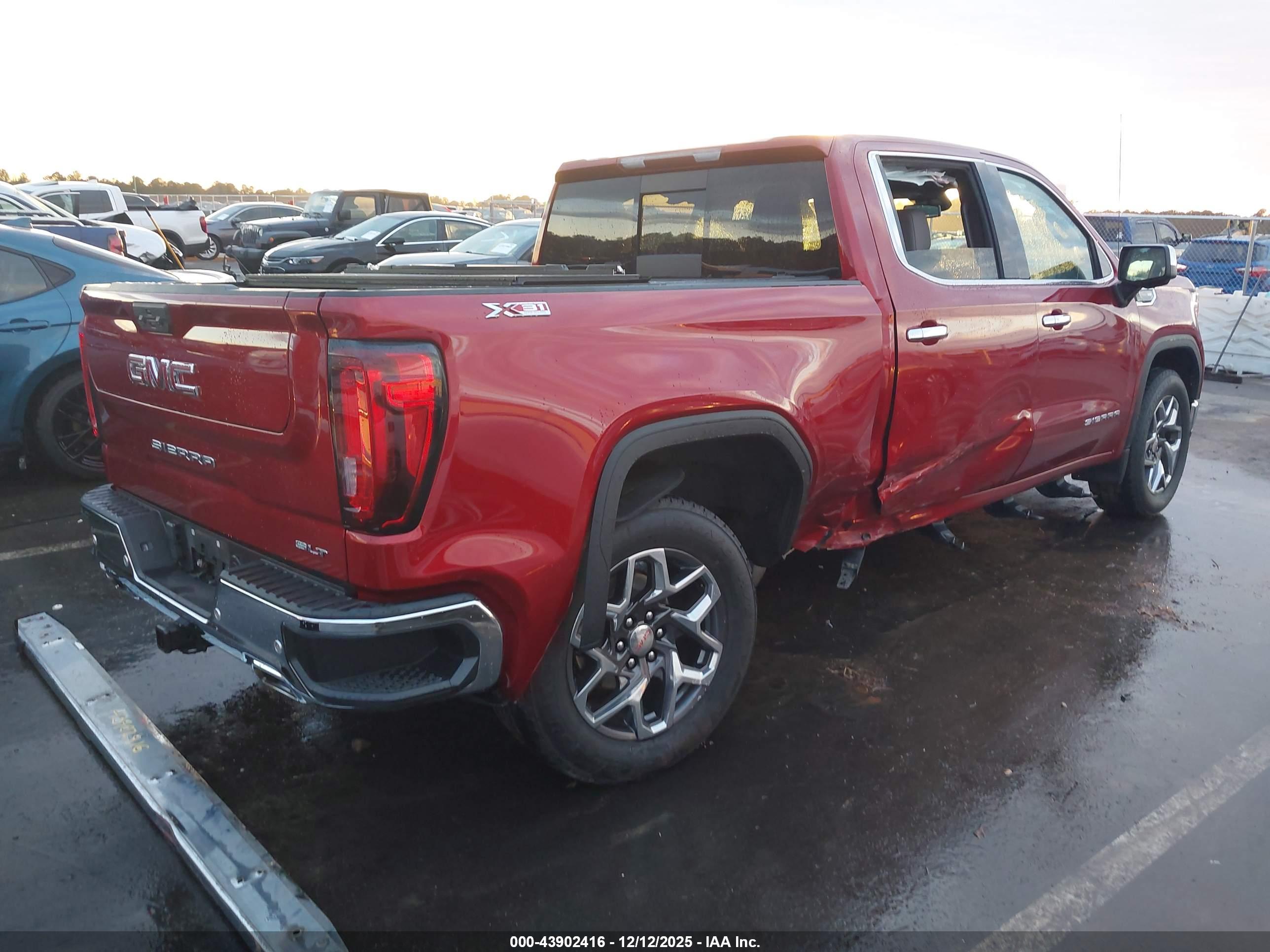 GMC SIERRA image 4