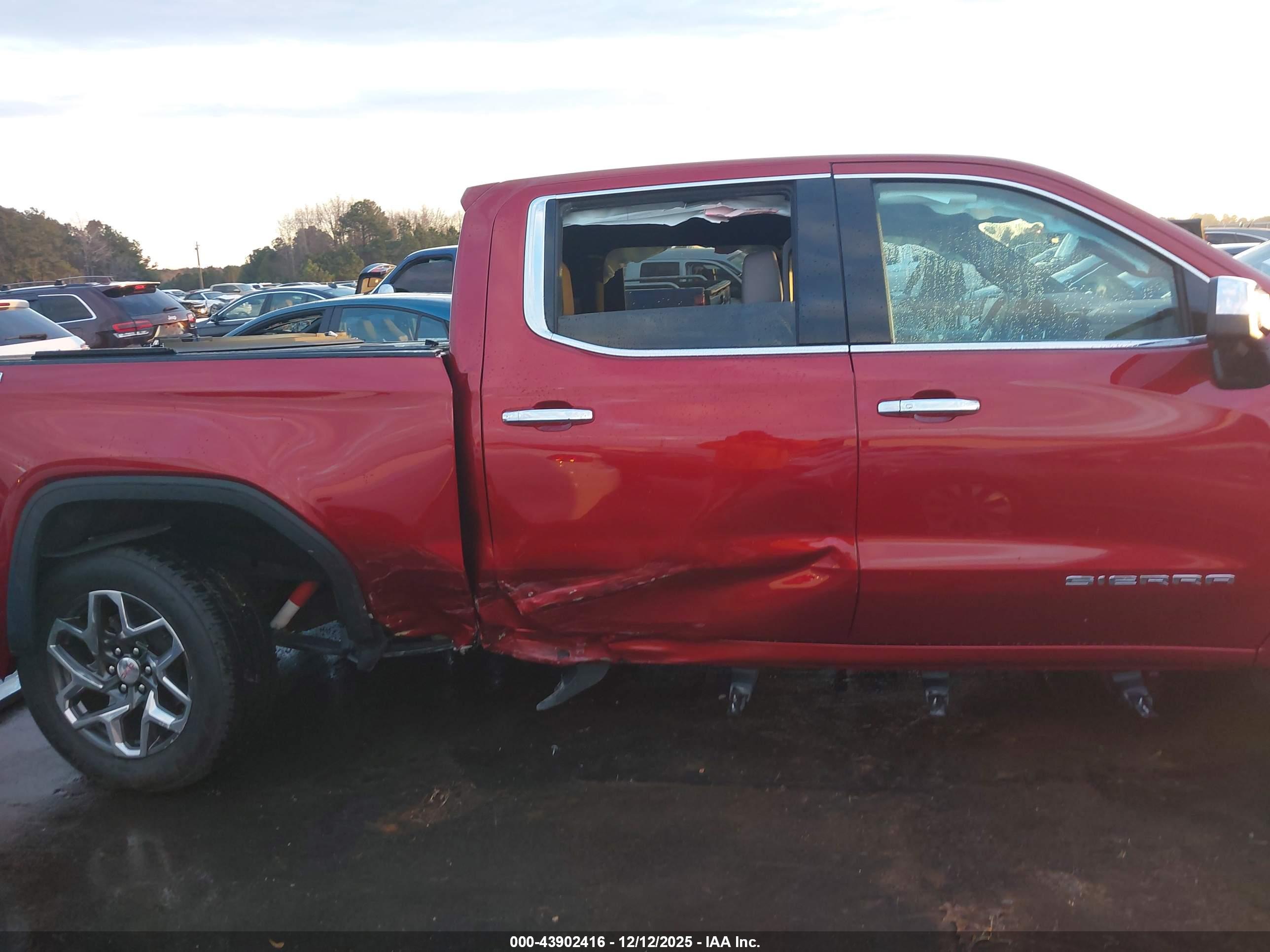 GMC SIERRA image 6