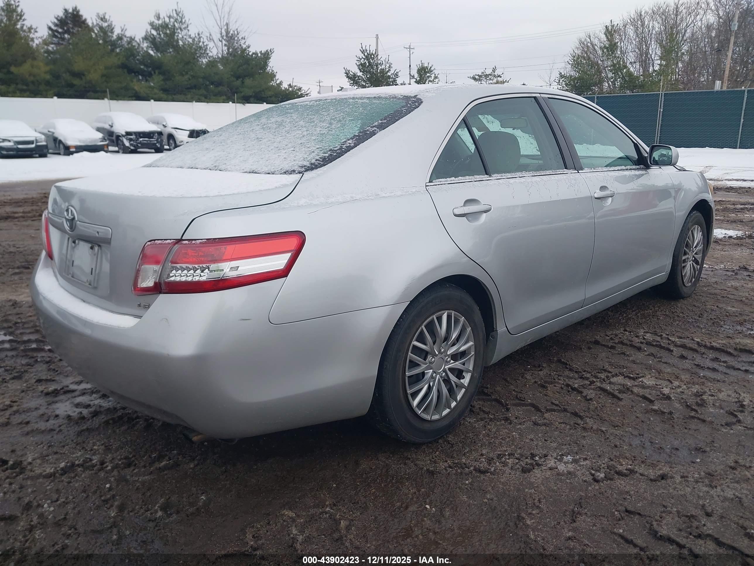 TOYOTA CAMRY image 4