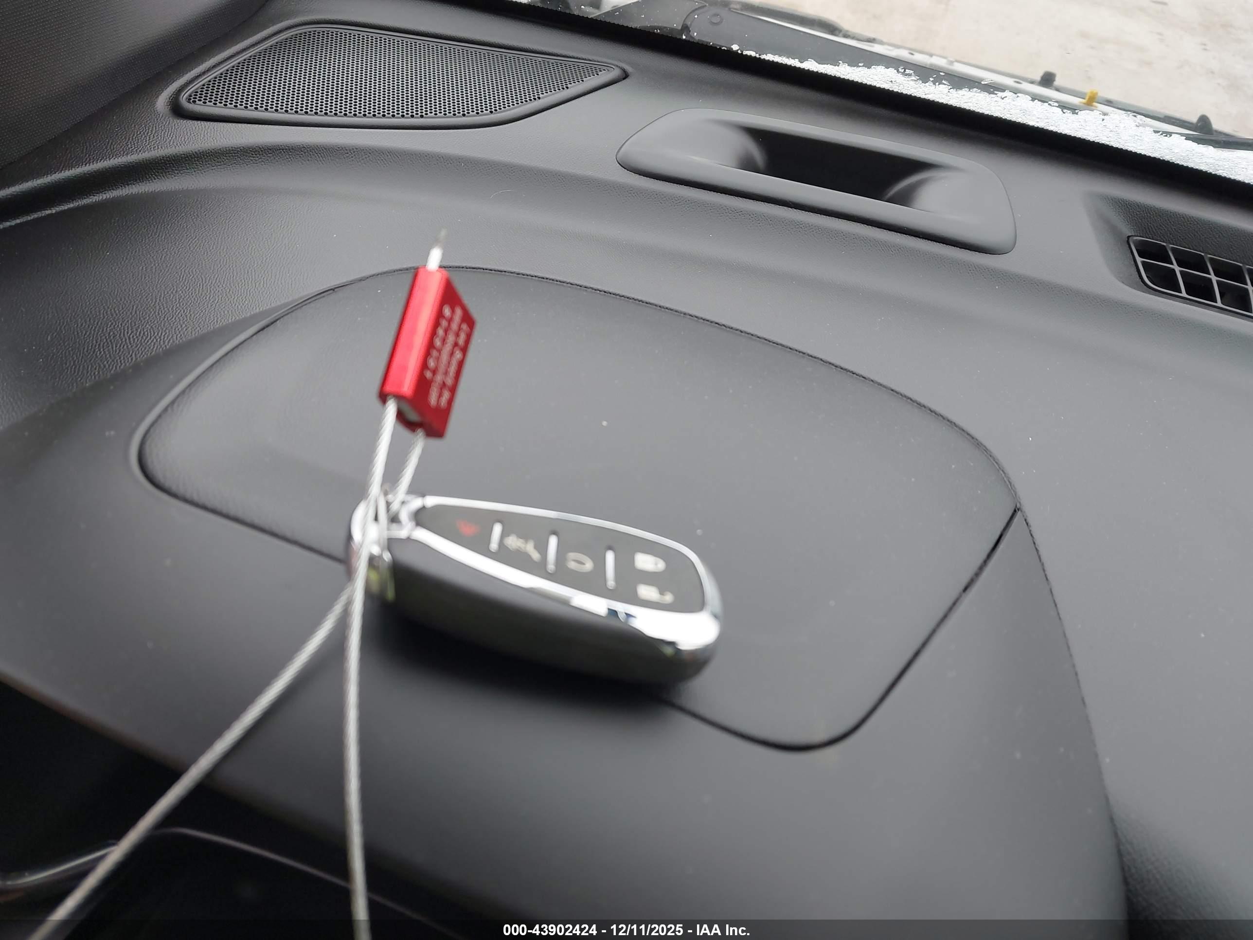 CHEVROLET EQUINOX image 11