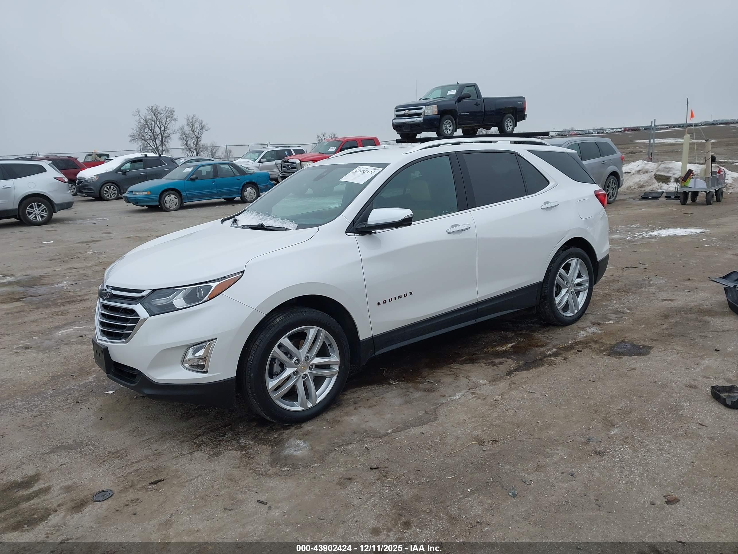 CHEVROLET EQUINOX image 2