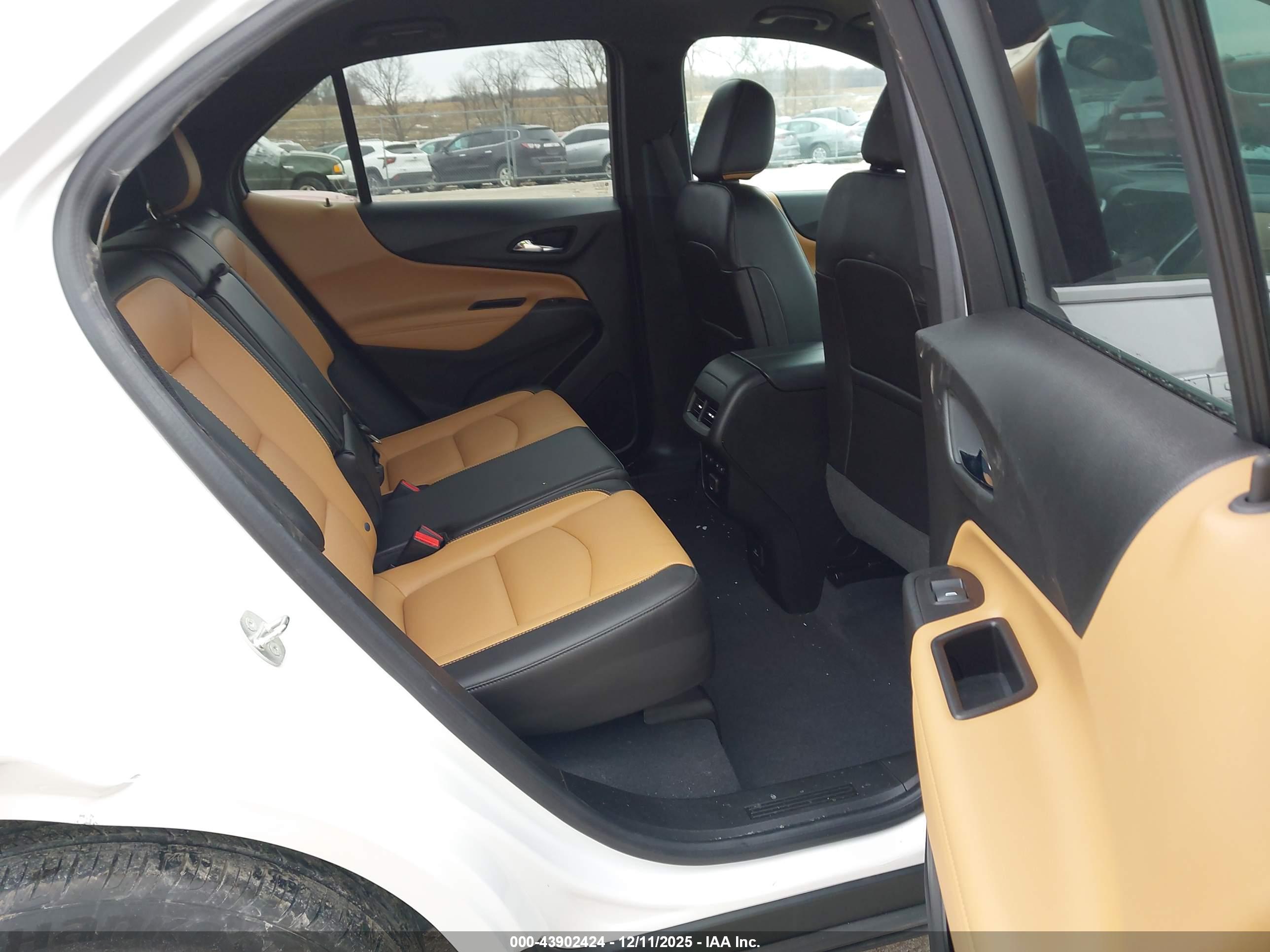 CHEVROLET EQUINOX image 8