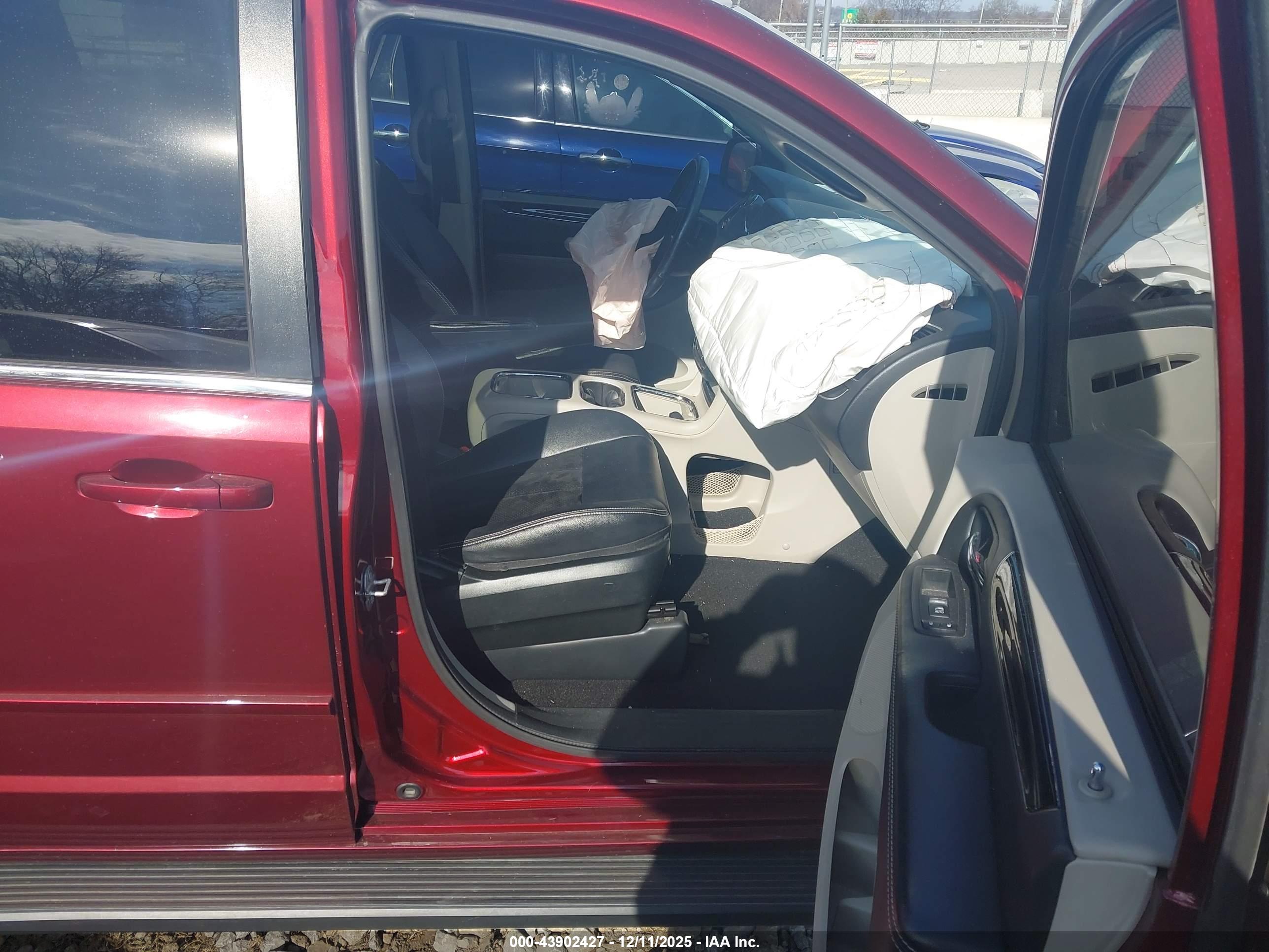 DODGE GRAND image 5