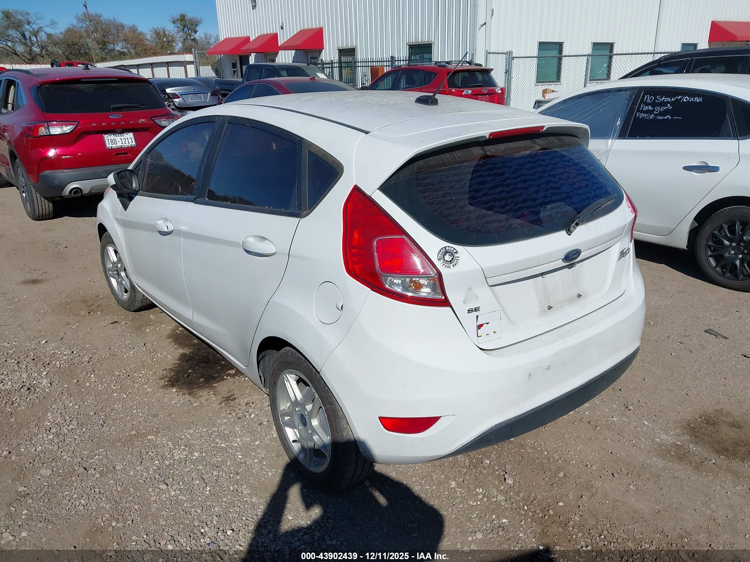 FORD FIESTA image 3