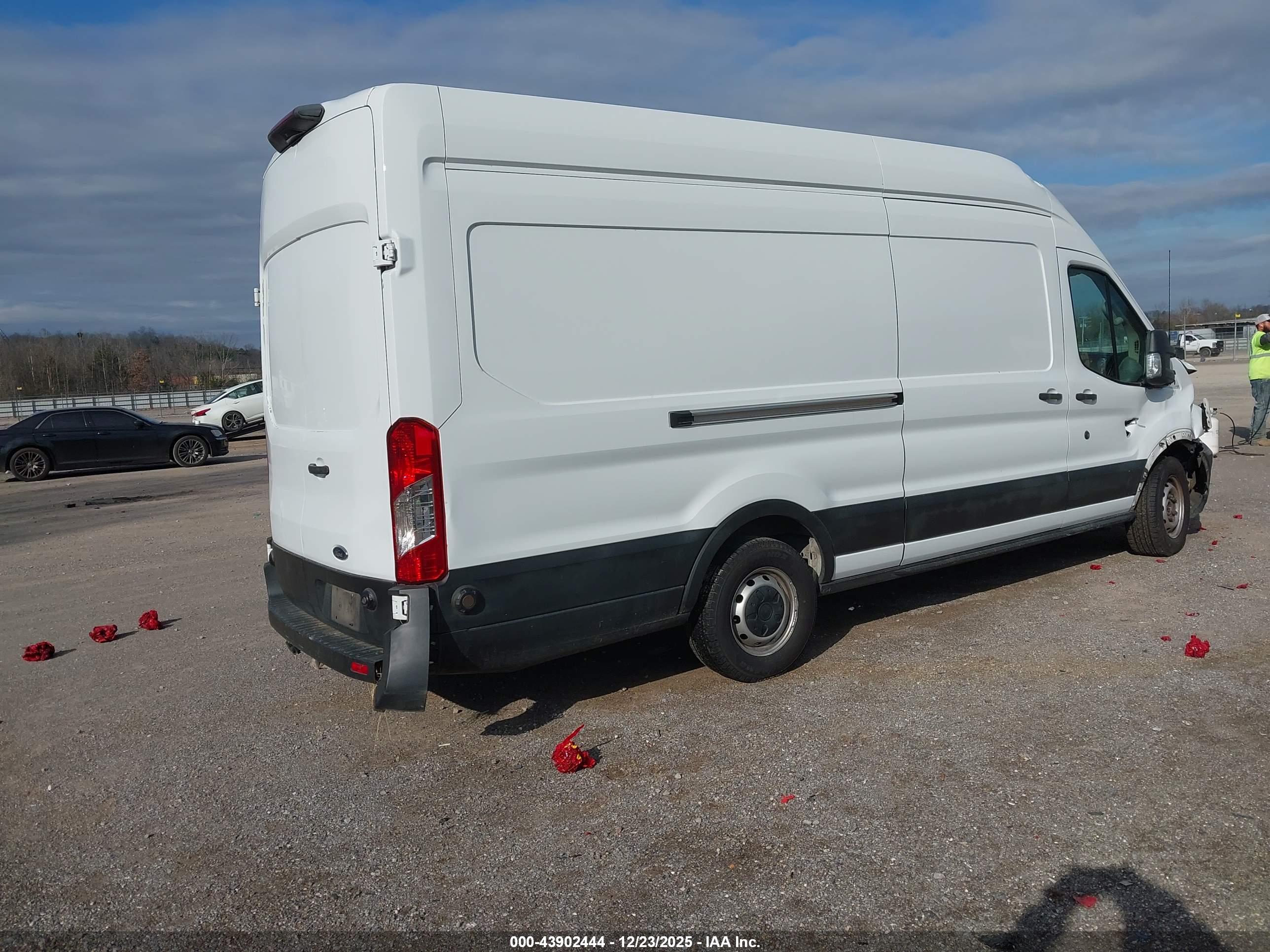 FORD TRANSIT-350 image 4