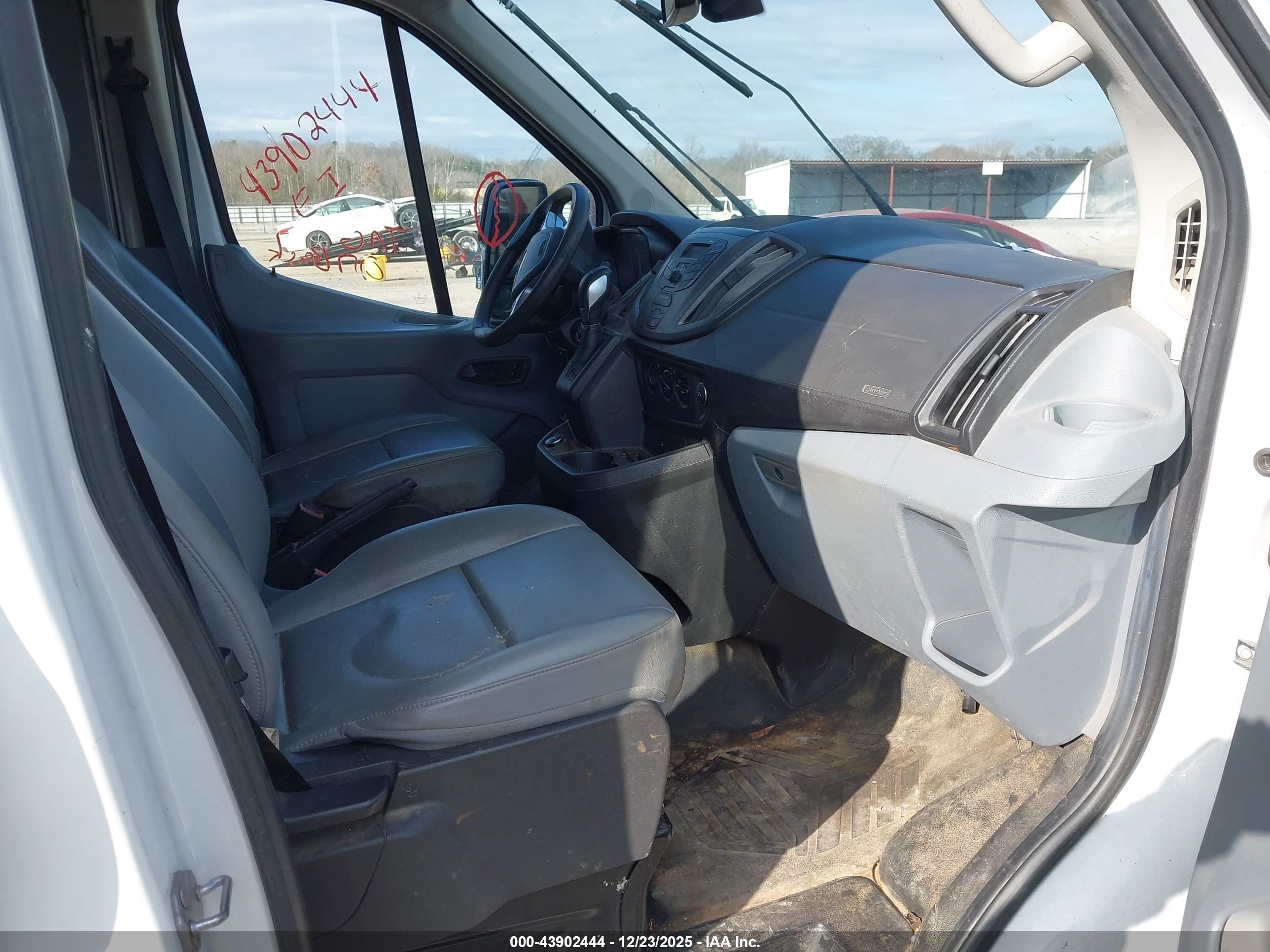 FORD TRANSIT-350 image 5