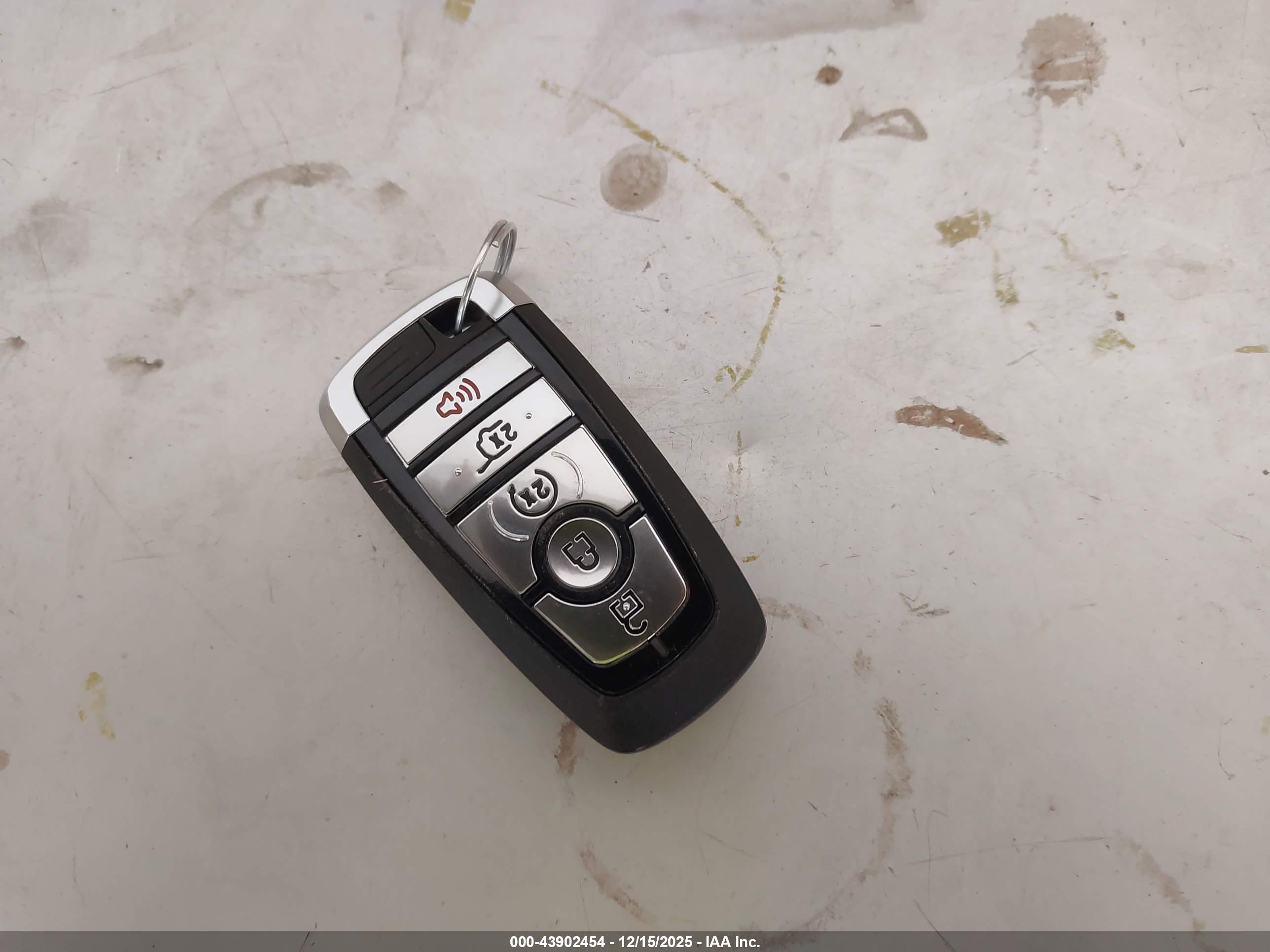 FORD ESCAPE image 11
