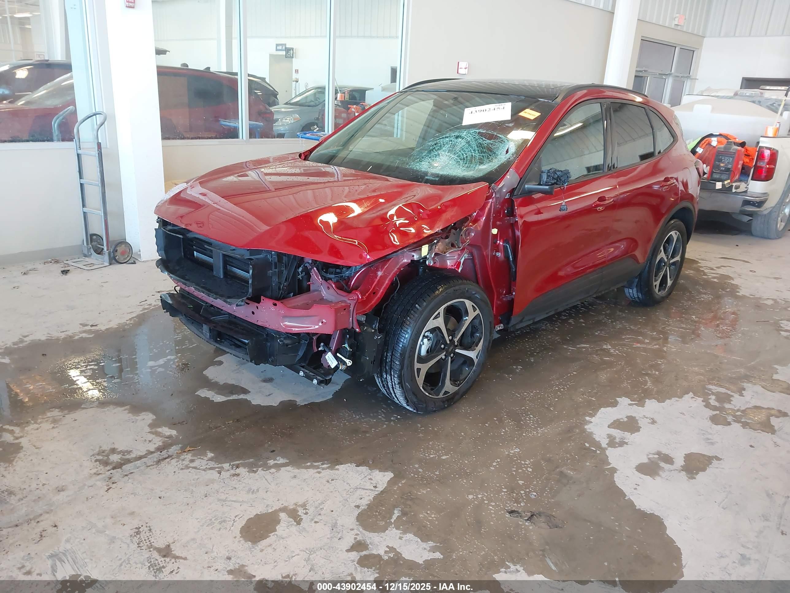 FORD ESCAPE image 2