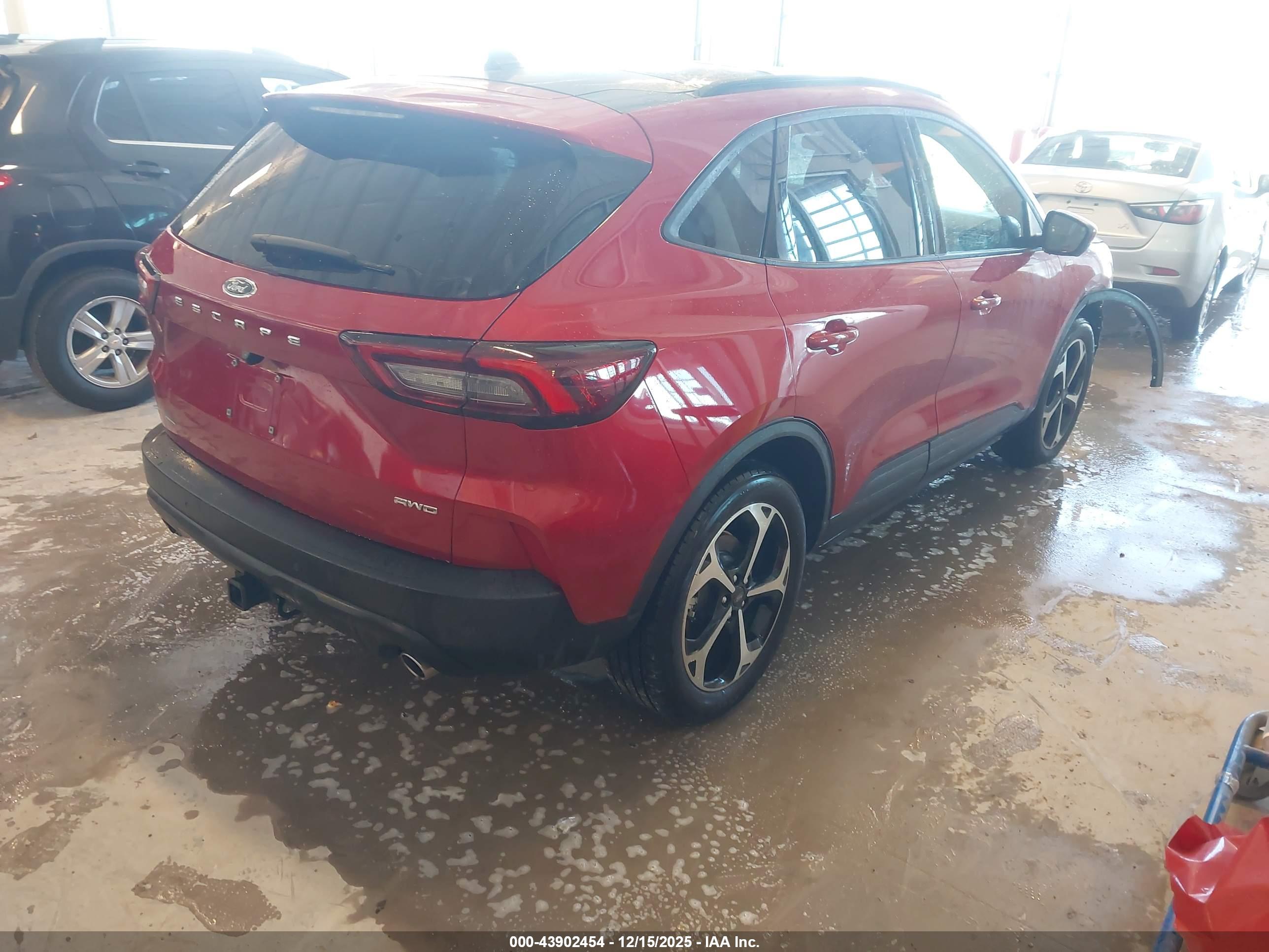 FORD ESCAPE image 4