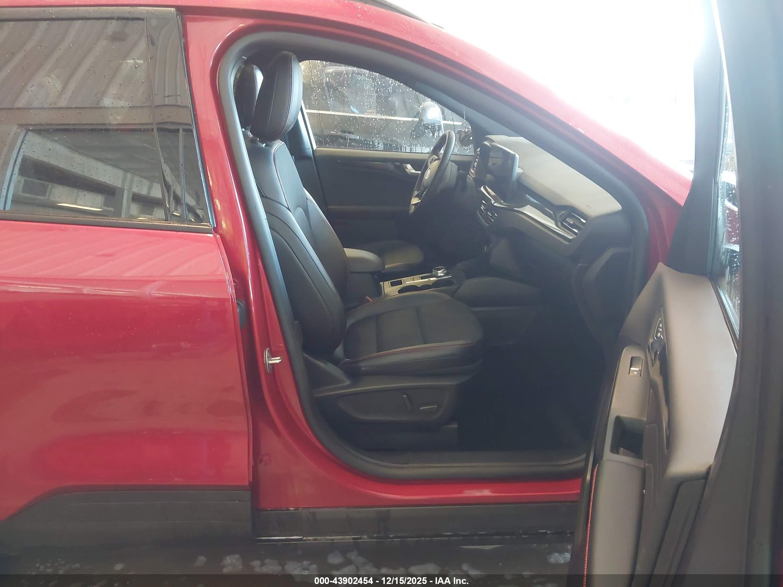 FORD ESCAPE image 5