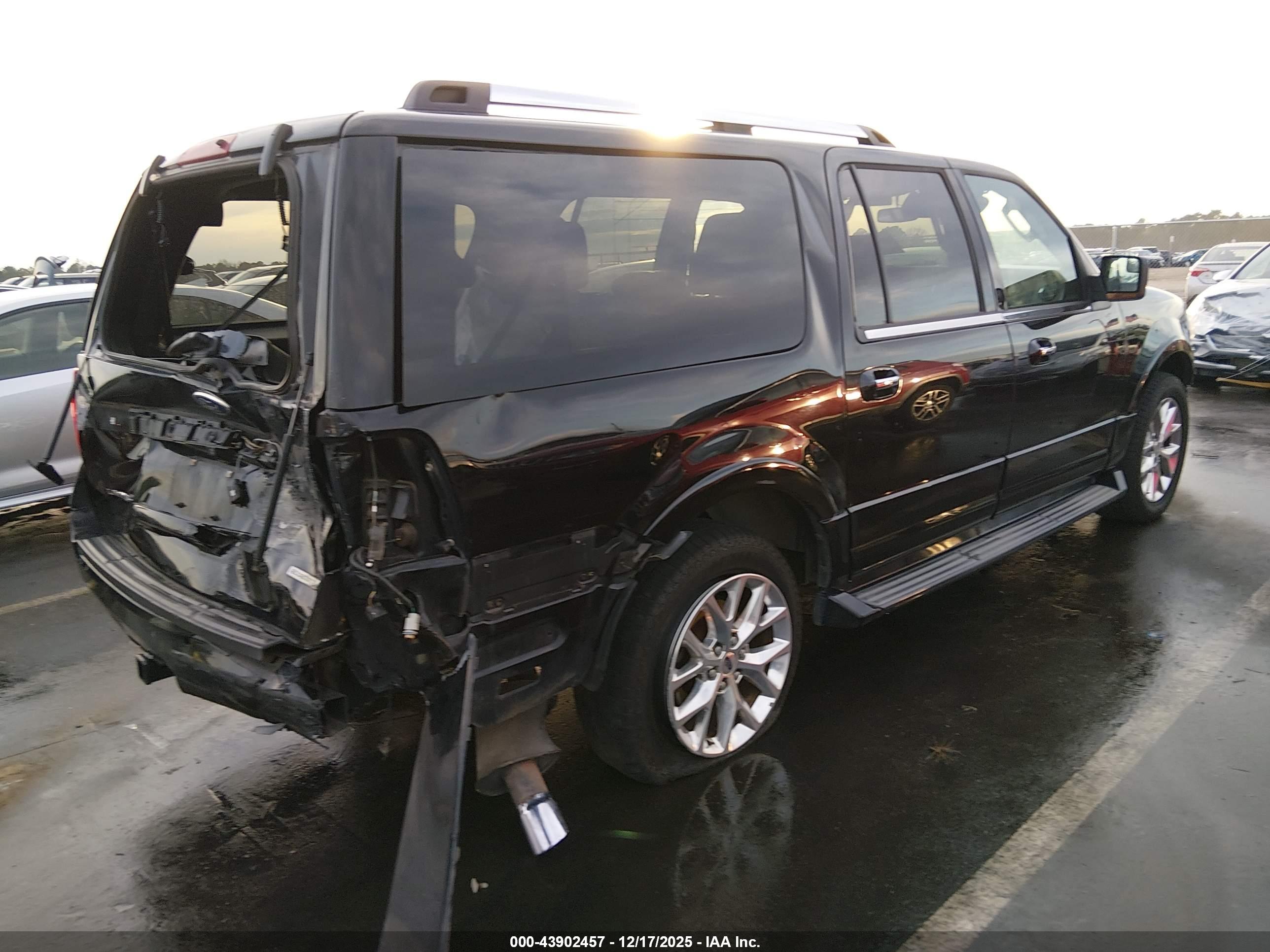 FORD EXPEDITION image 4