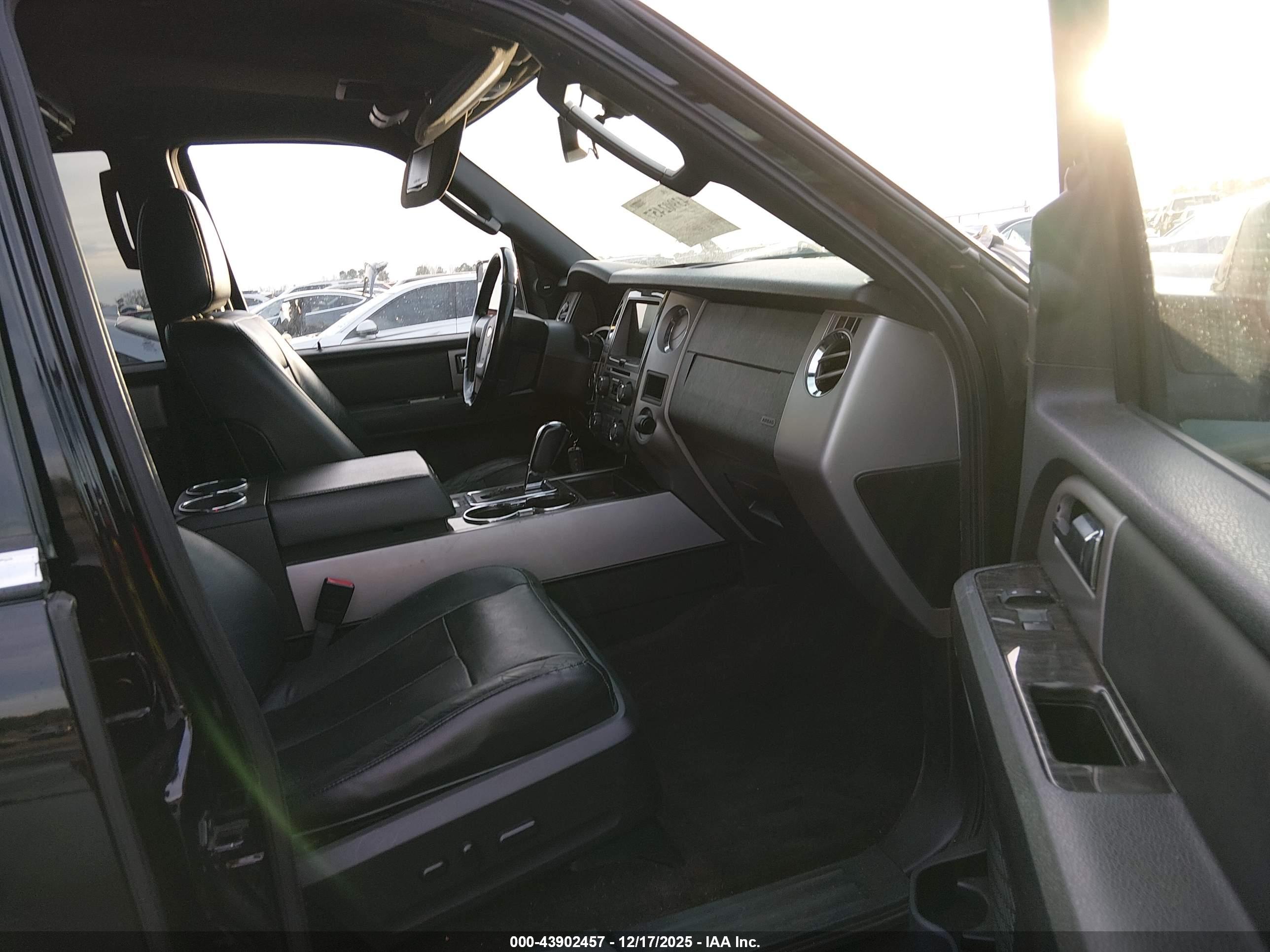 FORD EXPEDITION image 5