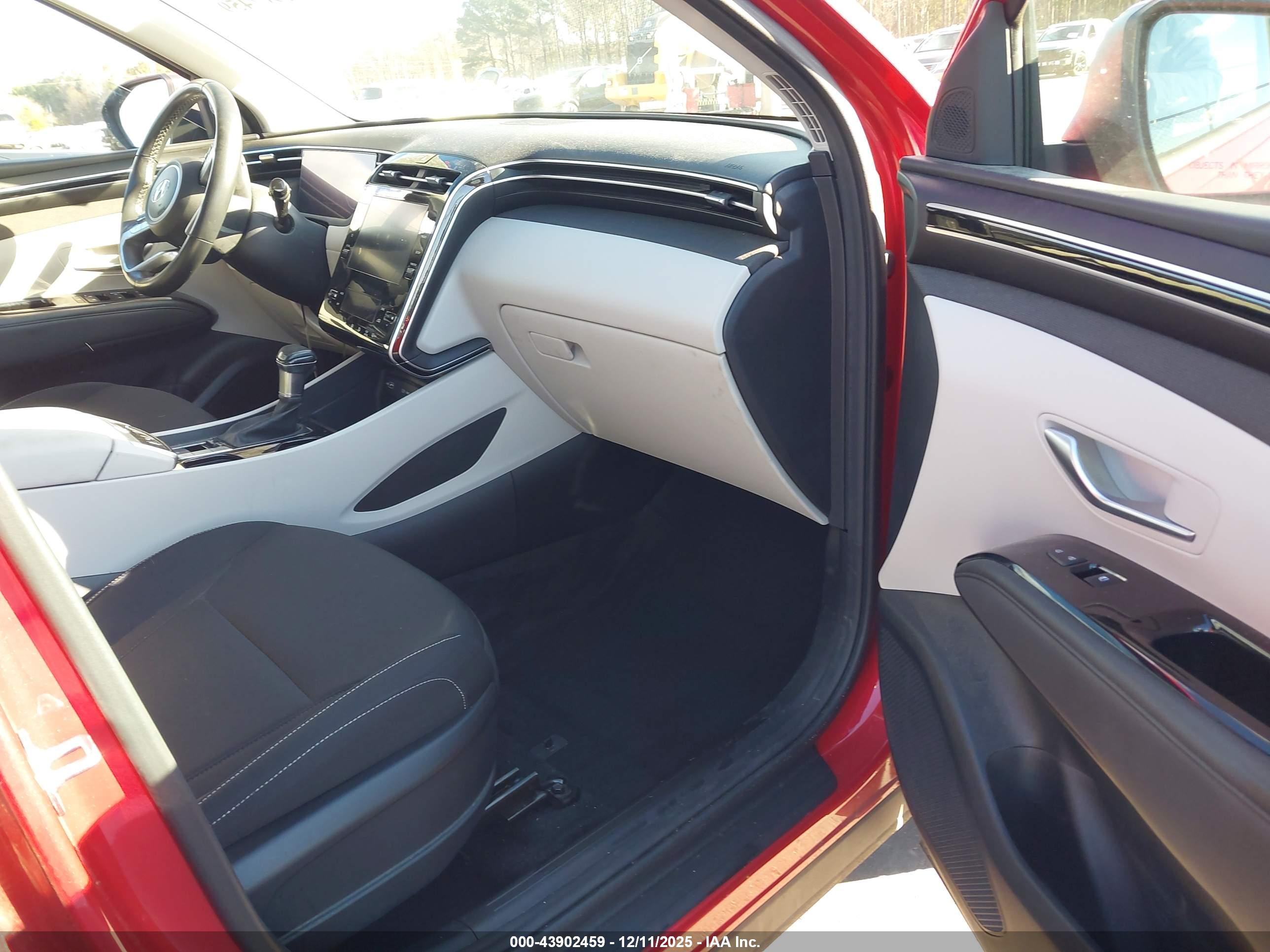 HYUNDAI TUCSON image 5