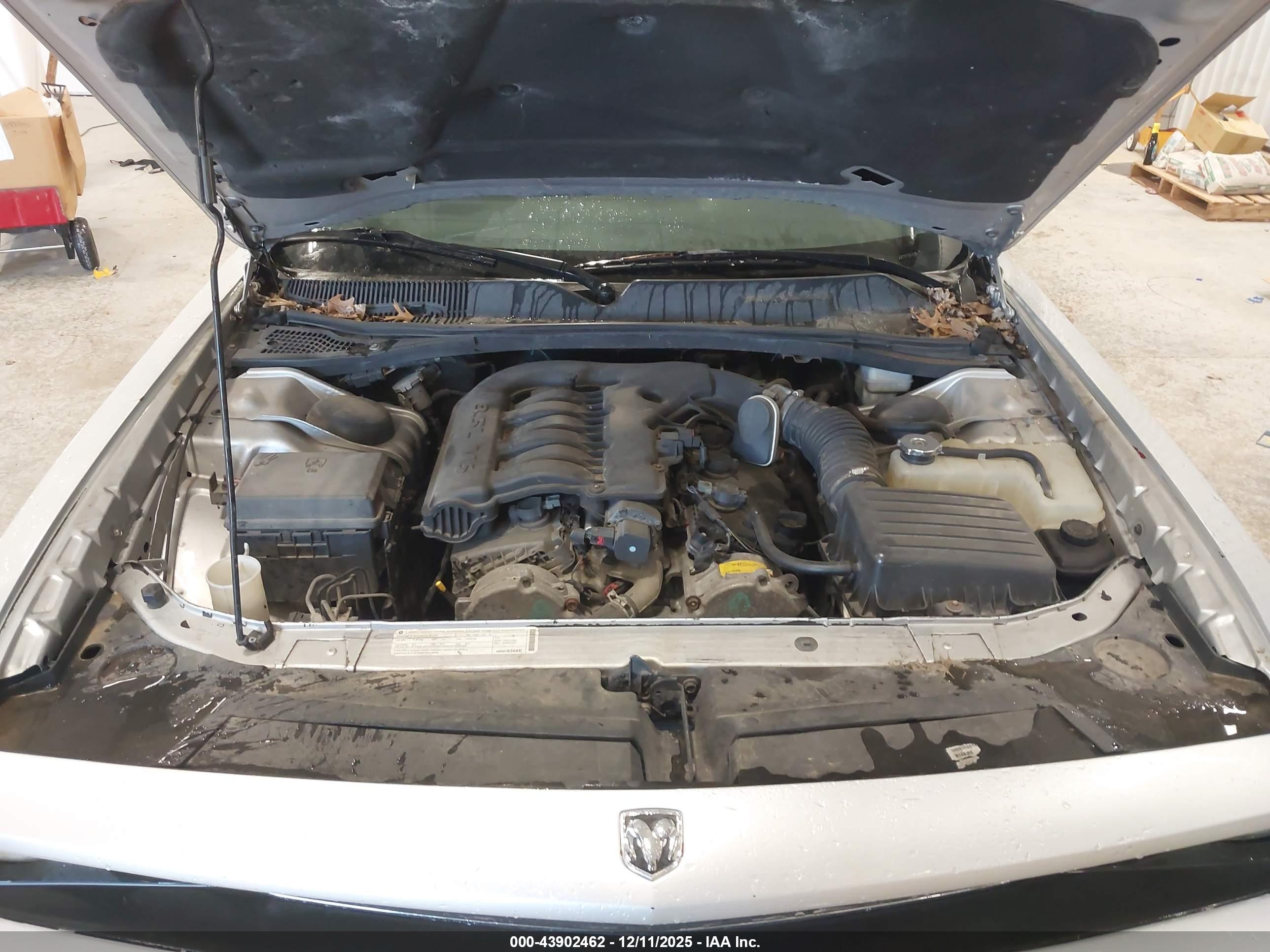 DODGE CHALLENGER image 10