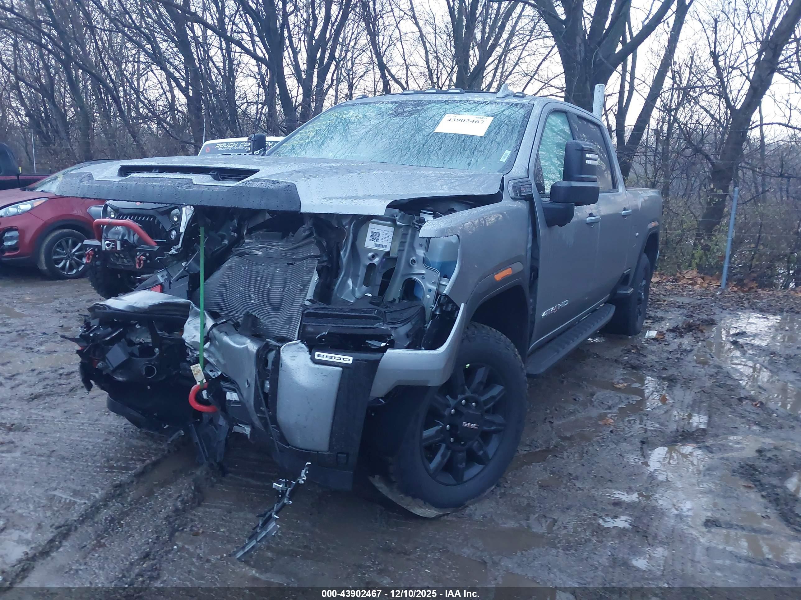 GMC SIERRA image 2