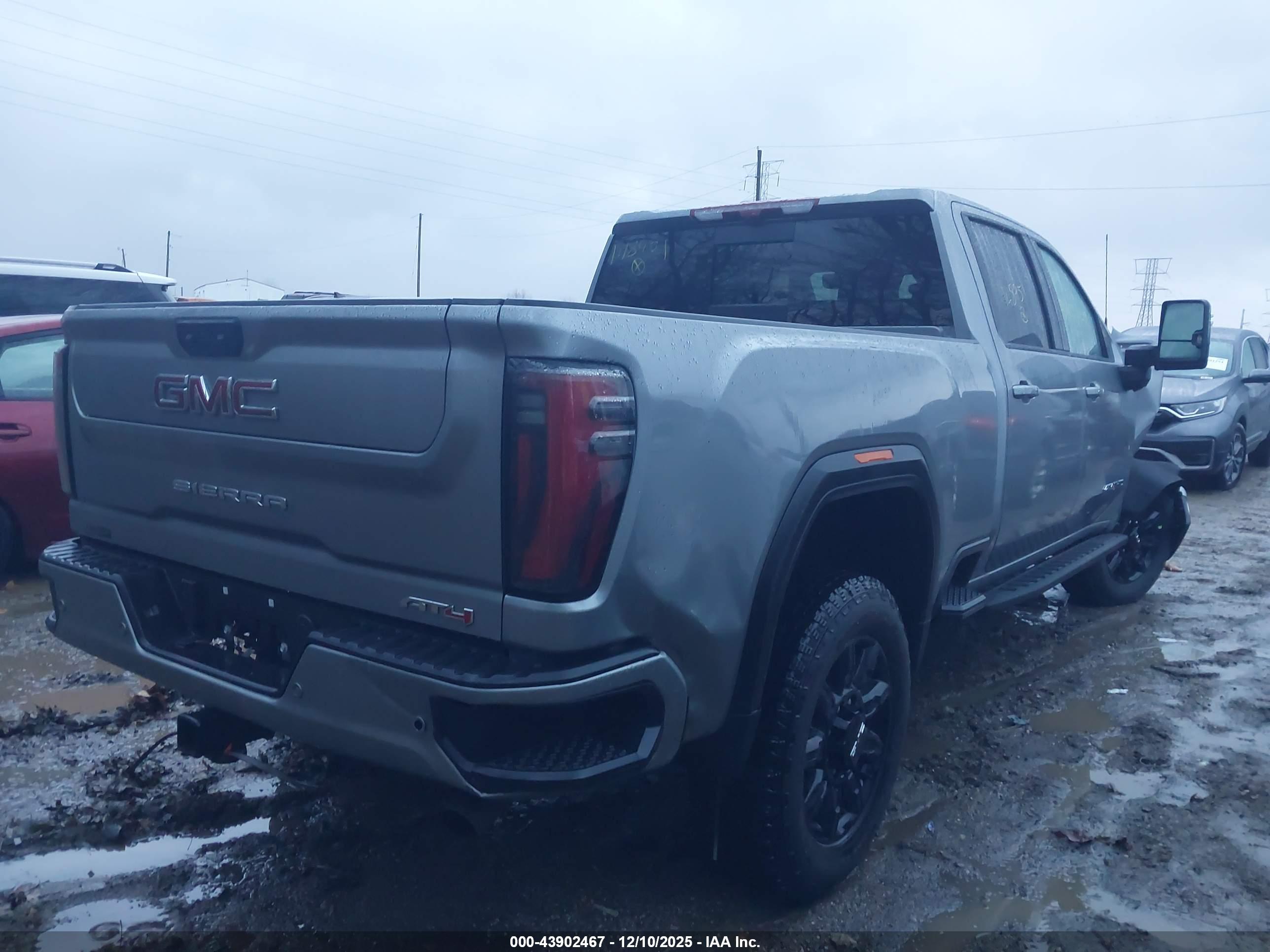 GMC SIERRA image 4