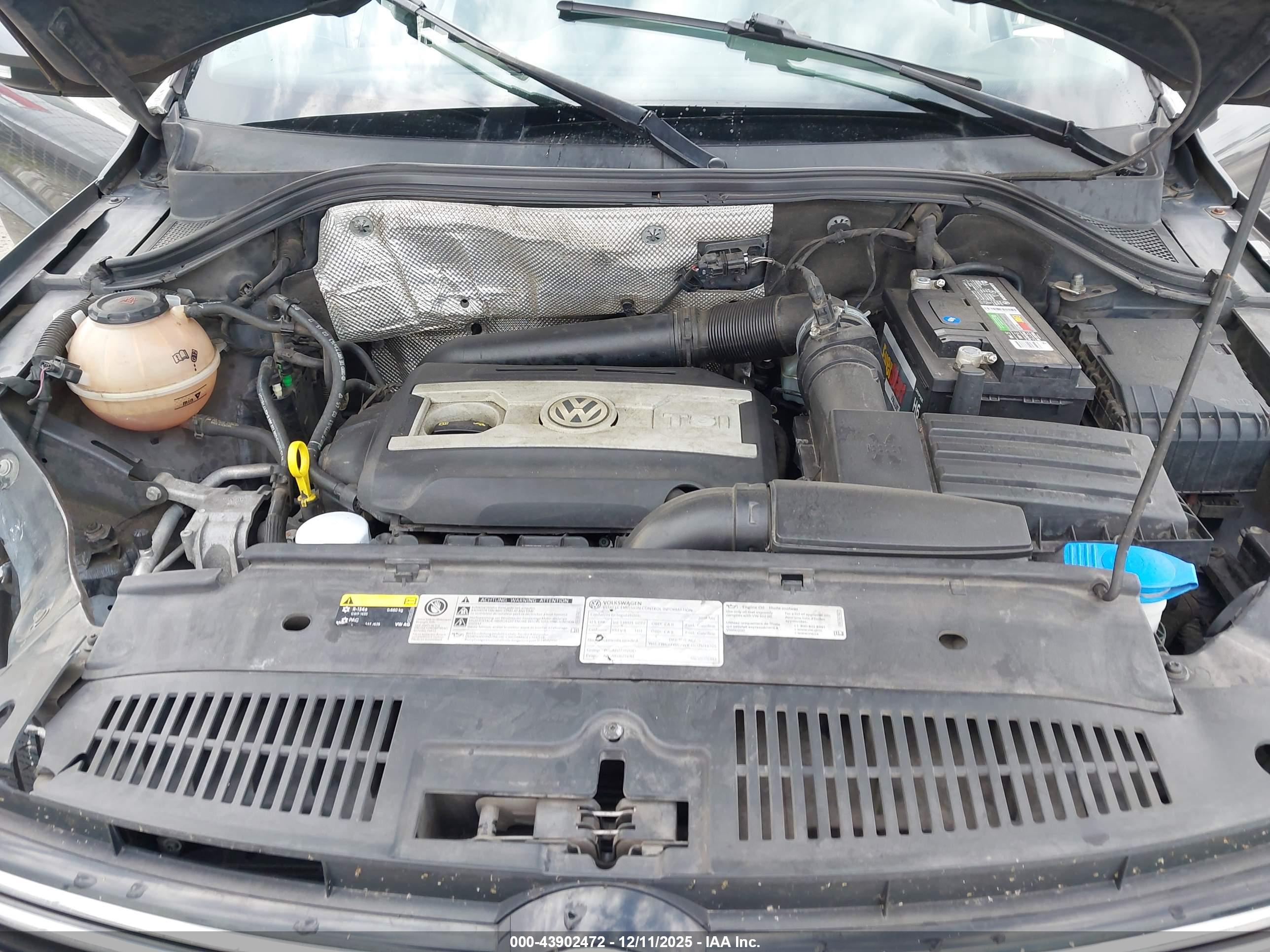 VOLKSWAGEN TIGUAN image 10