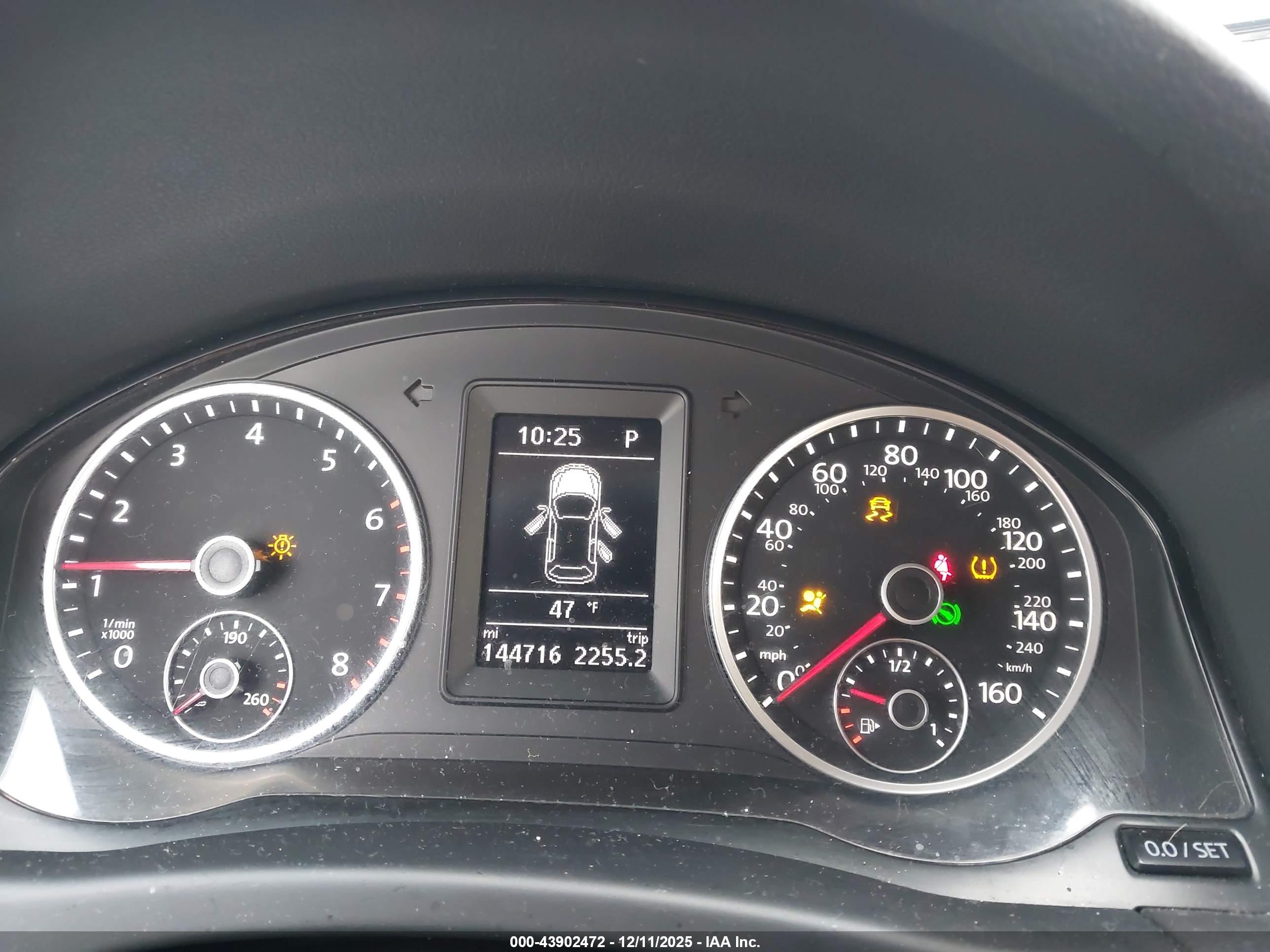 VOLKSWAGEN TIGUAN image 7