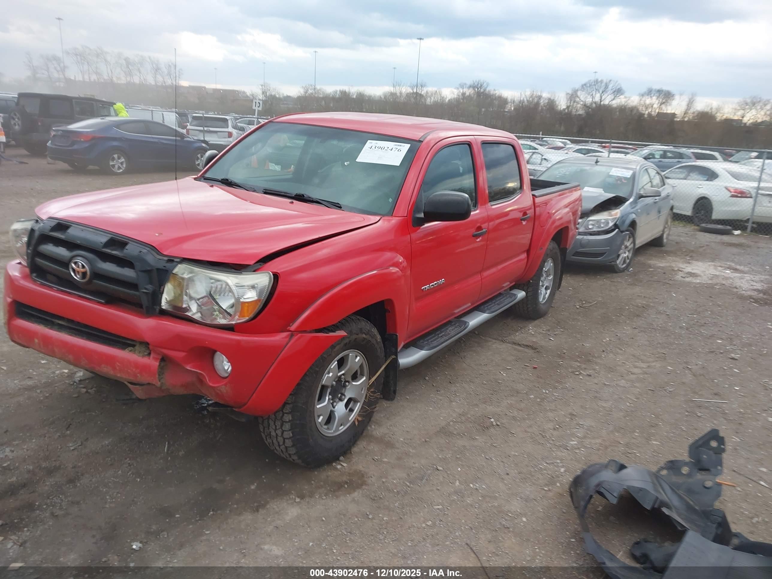 TOYOTA TACOMA image 2