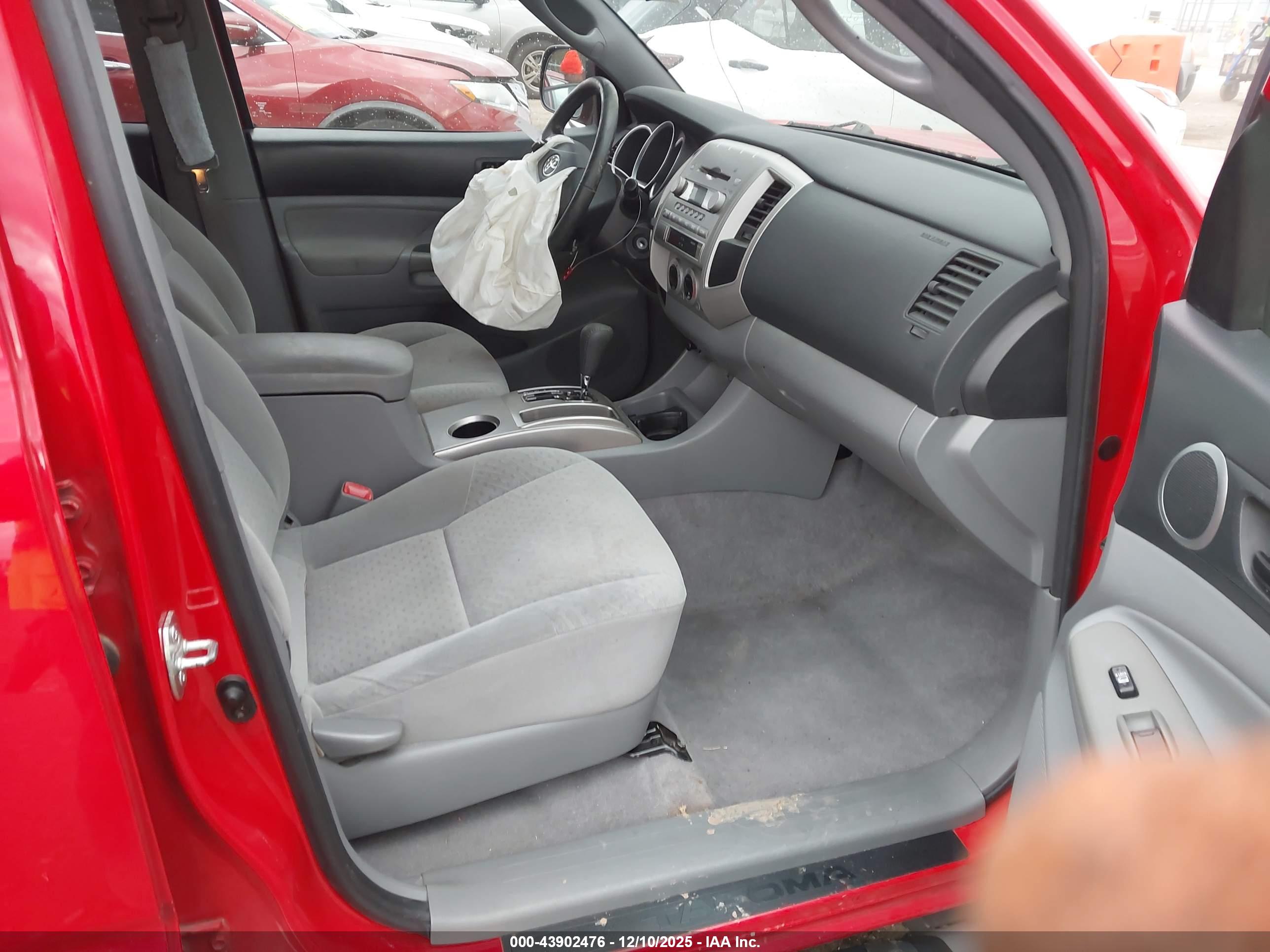 TOYOTA TACOMA image 5