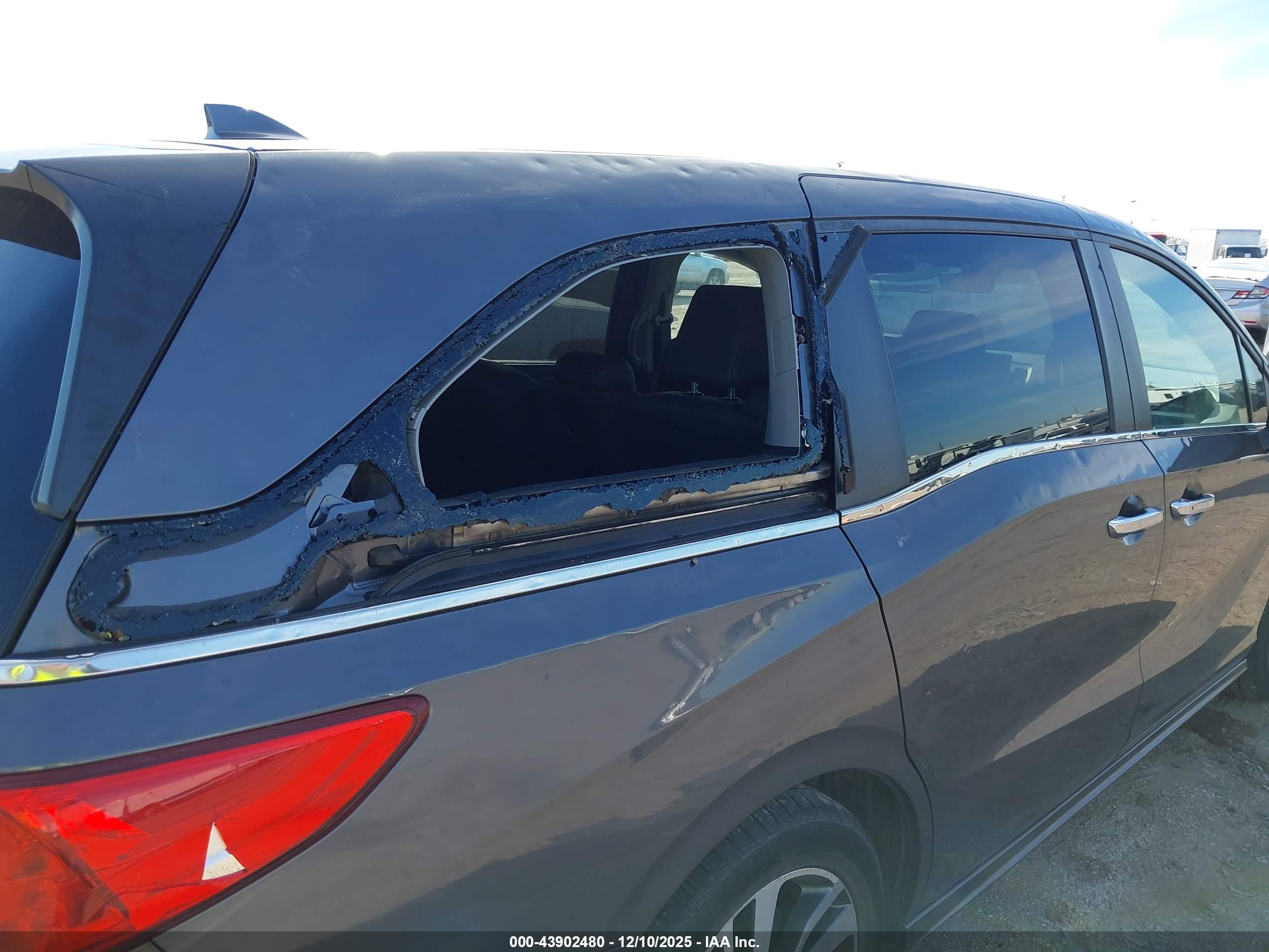 HONDA ODYSSEY image 6