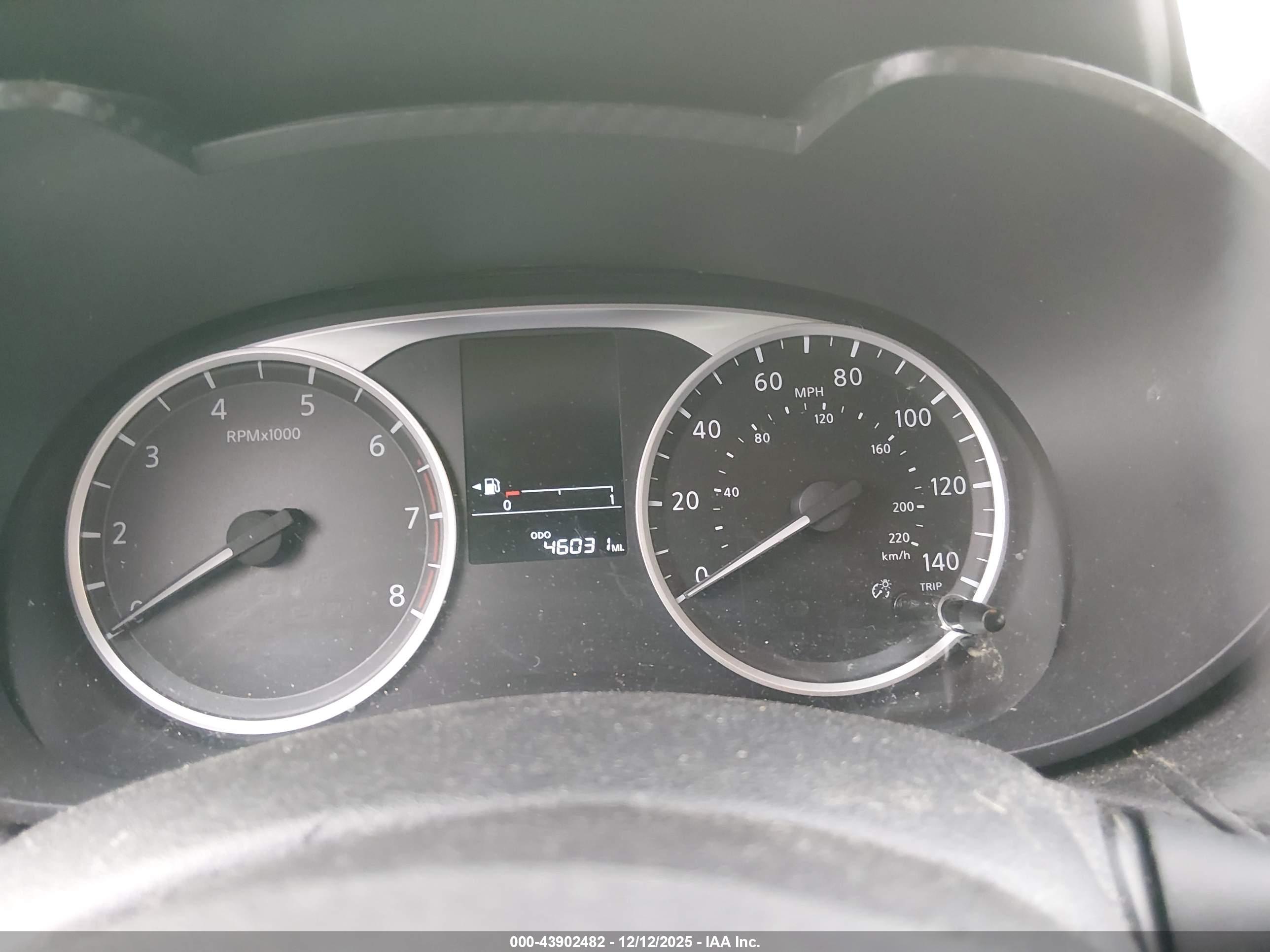 NISSAN VERSA image 7