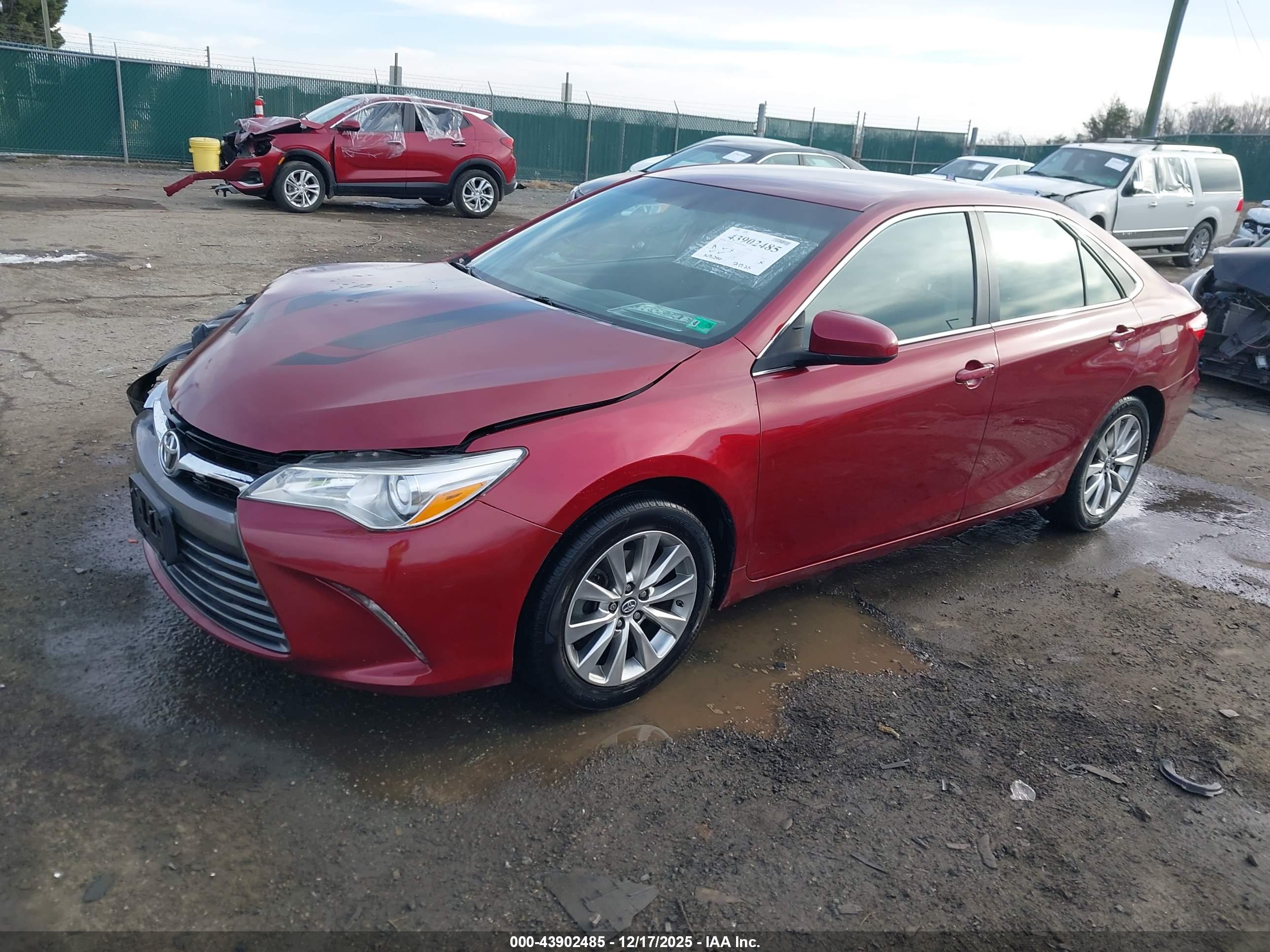 TOYOTA CAMRY image 2
