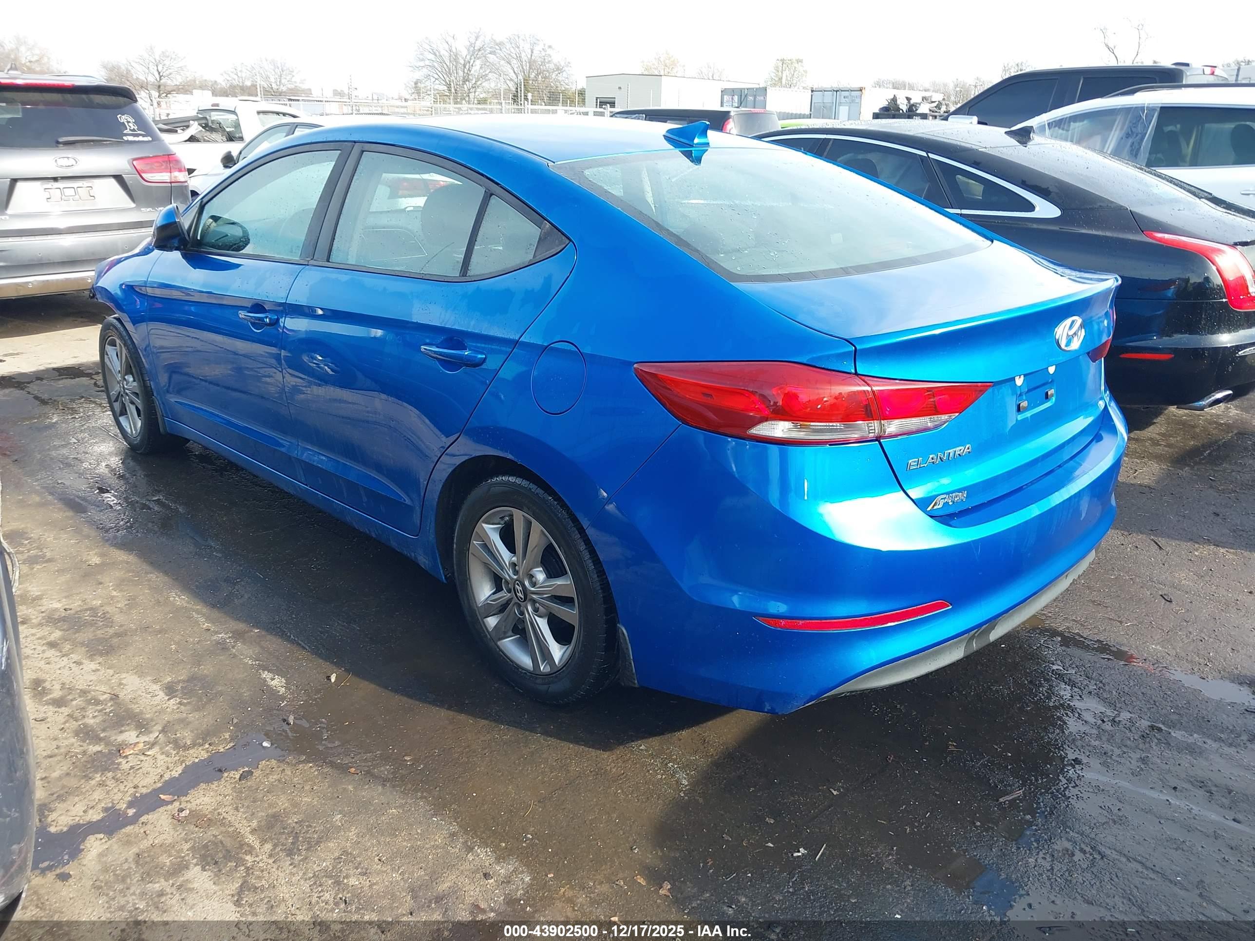 HYUNDAI ELANTRA image 3