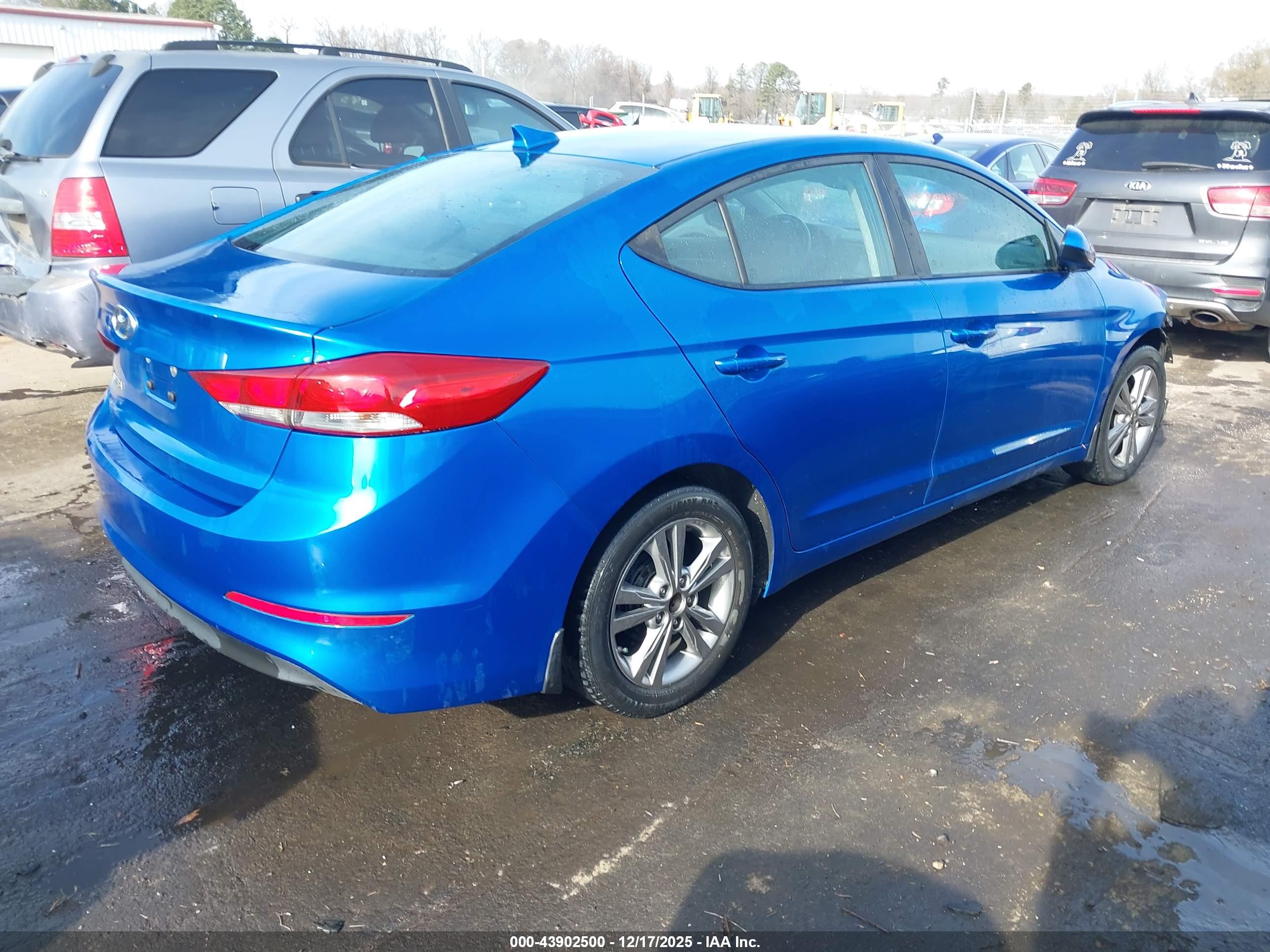 HYUNDAI ELANTRA image 4