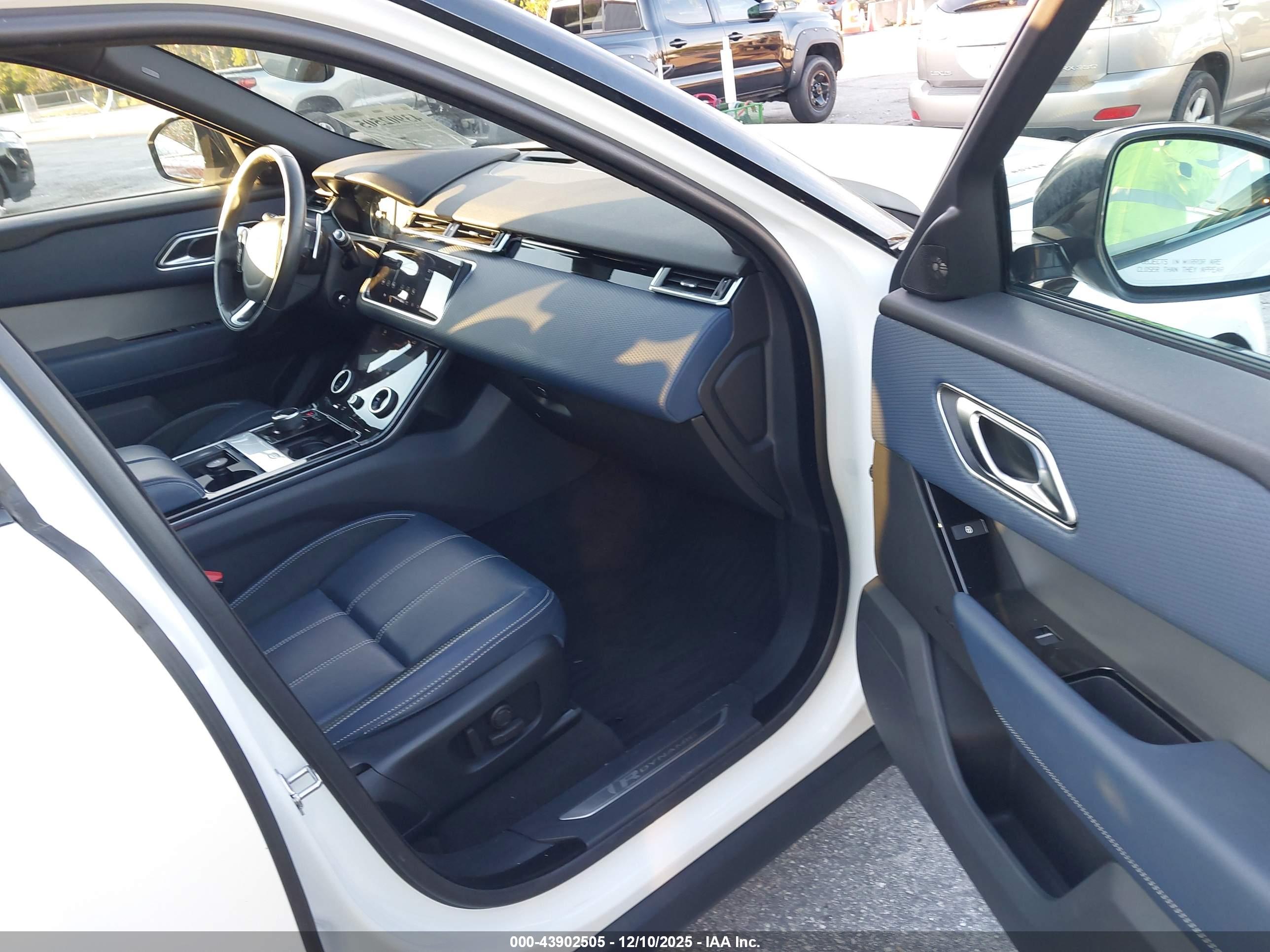 LAND ROVER image 5