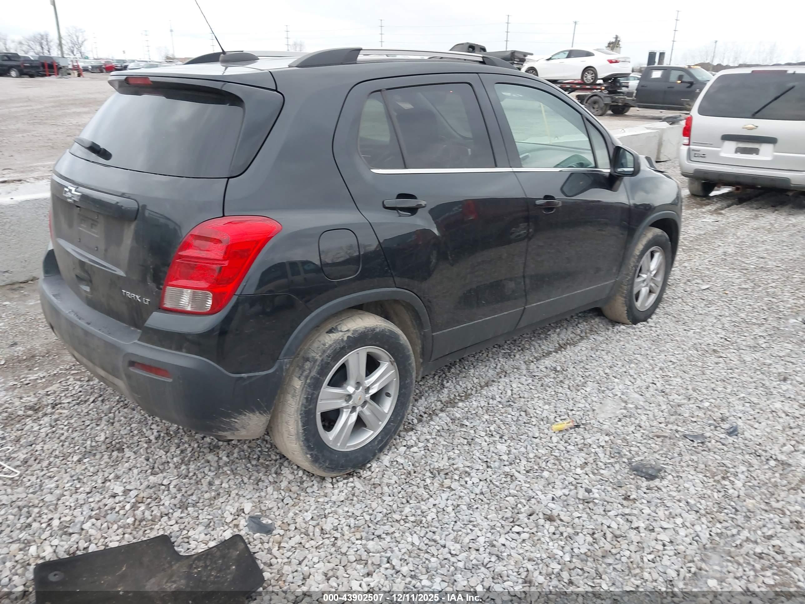 CHEVROLET TRAX image 4