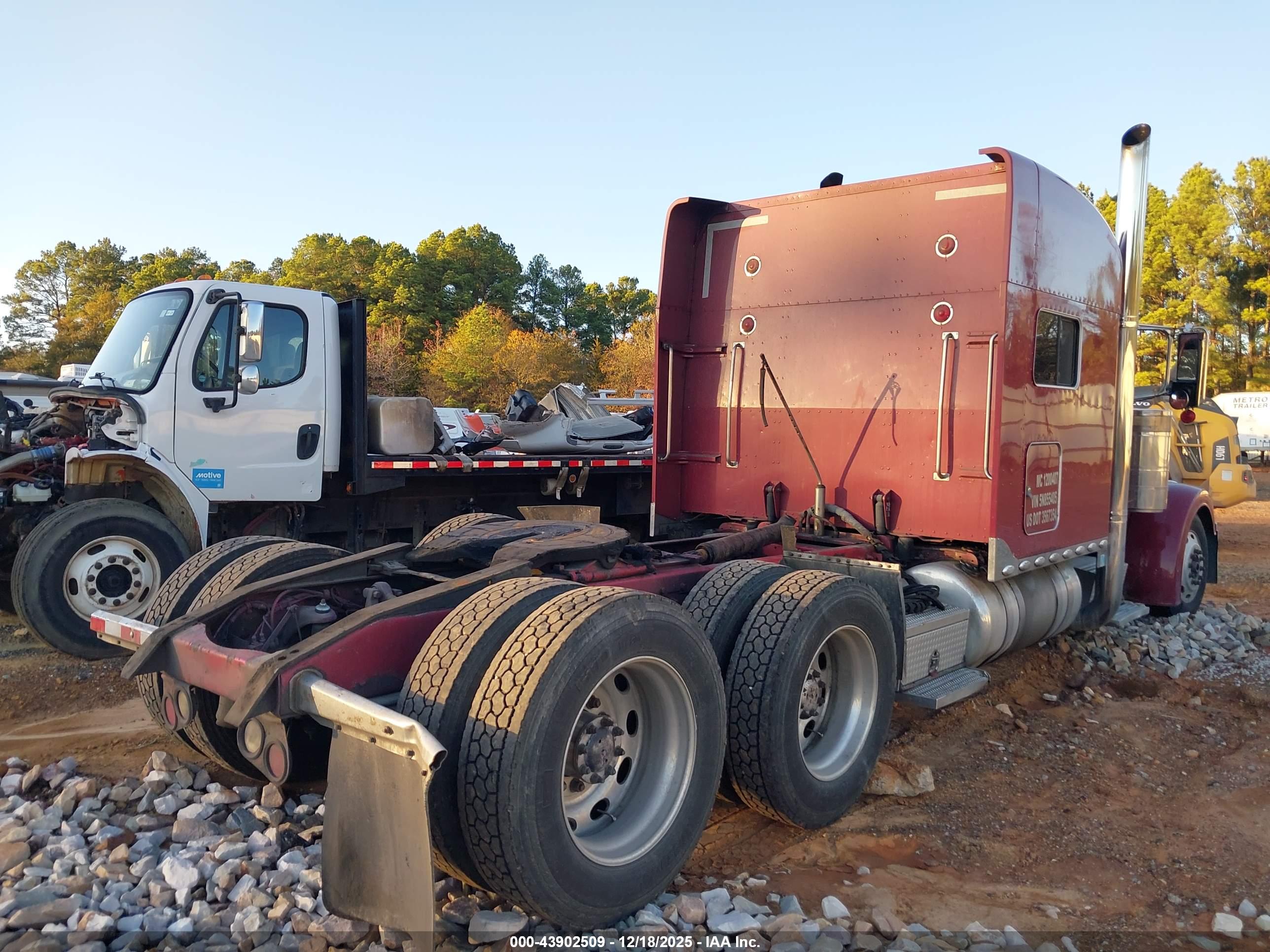 PETERBILT 379 image 4