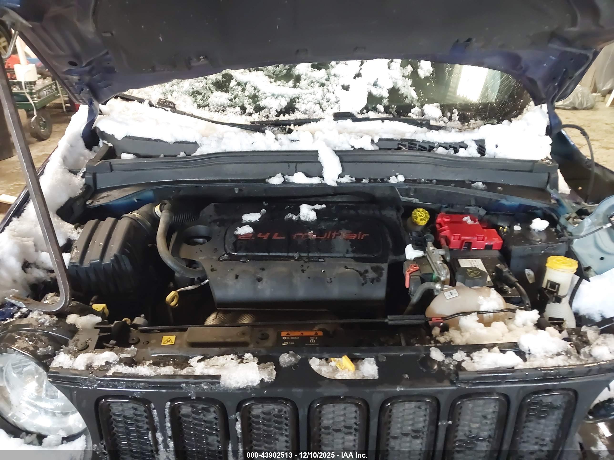 JEEP RENEGADE image 10