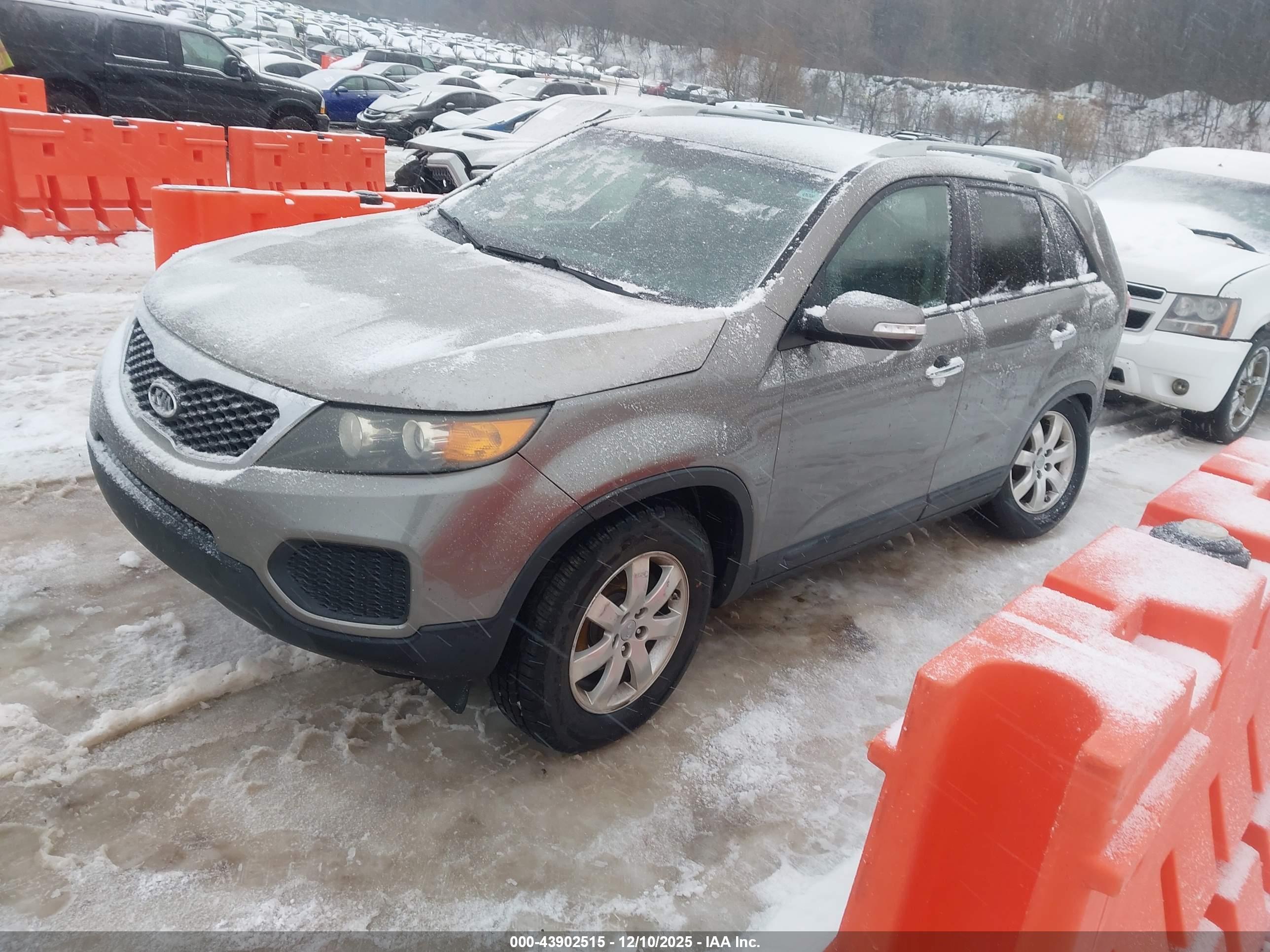 KIA SORENTO image 2