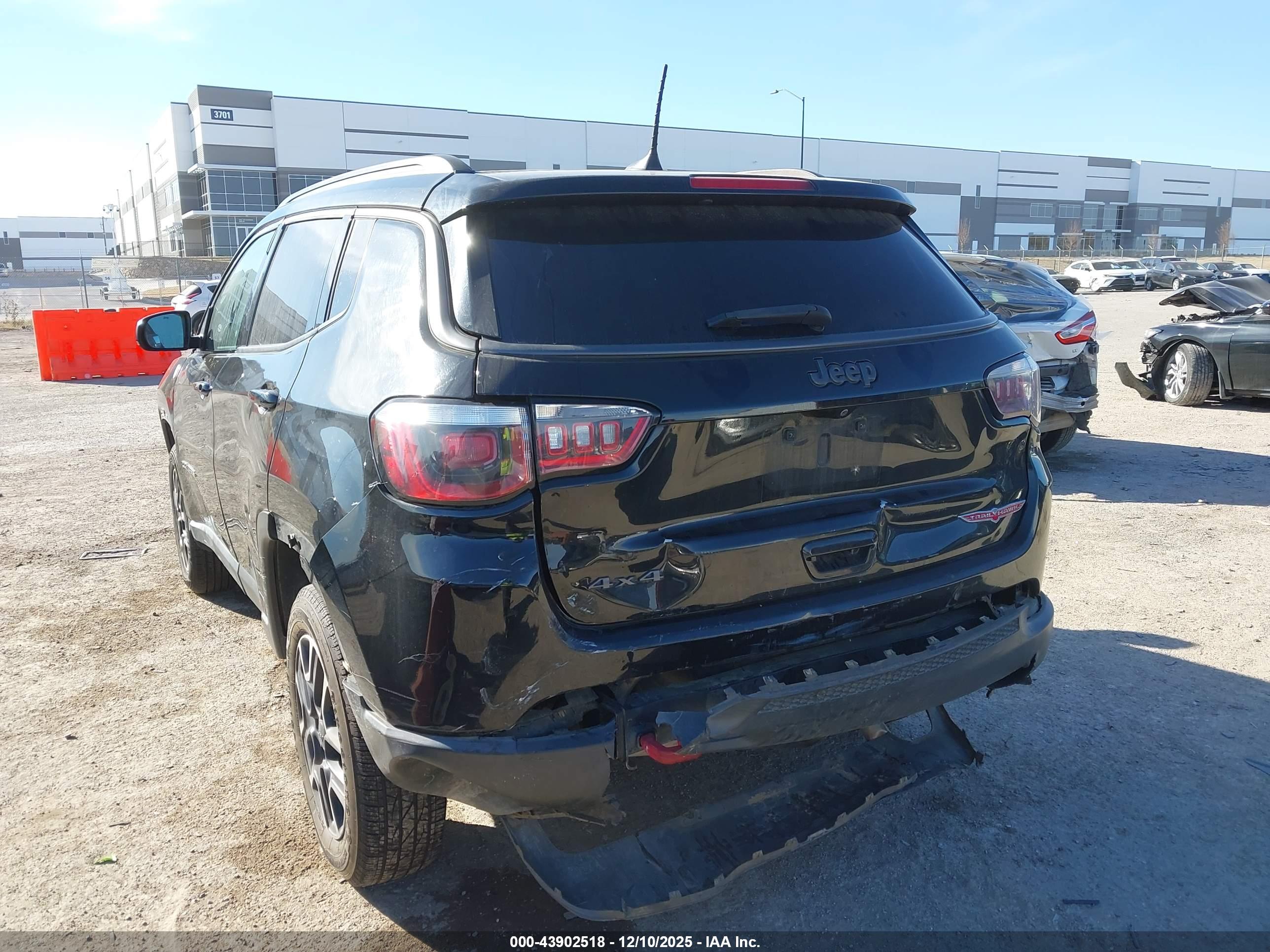 JEEP COMPASS image 3