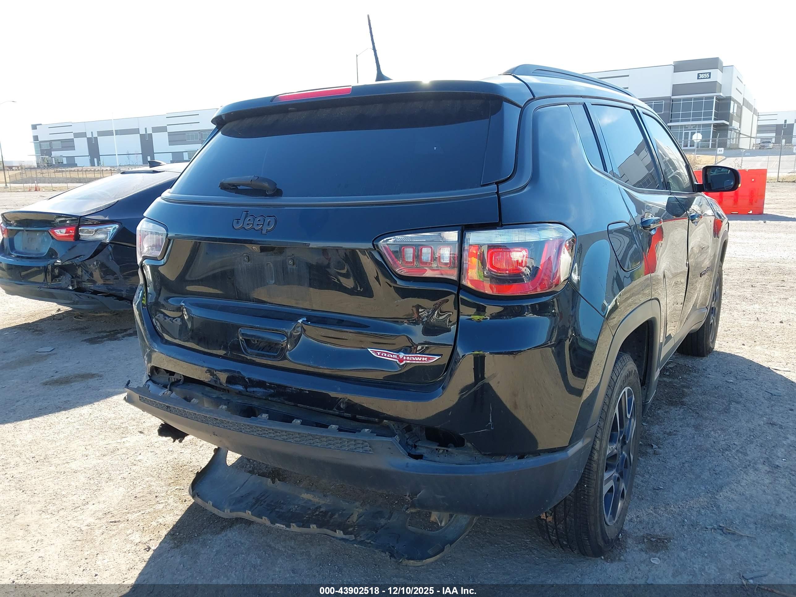 JEEP COMPASS image 6