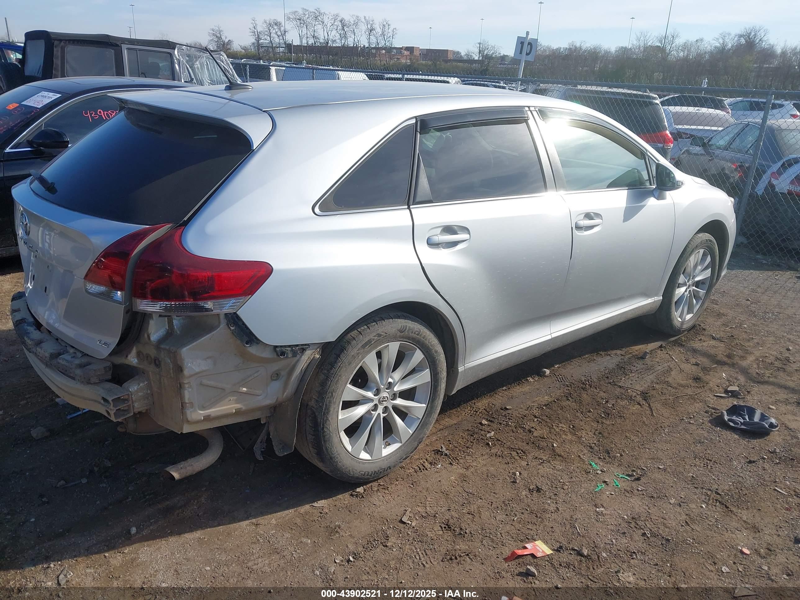 TOYOTA VENZA image 4