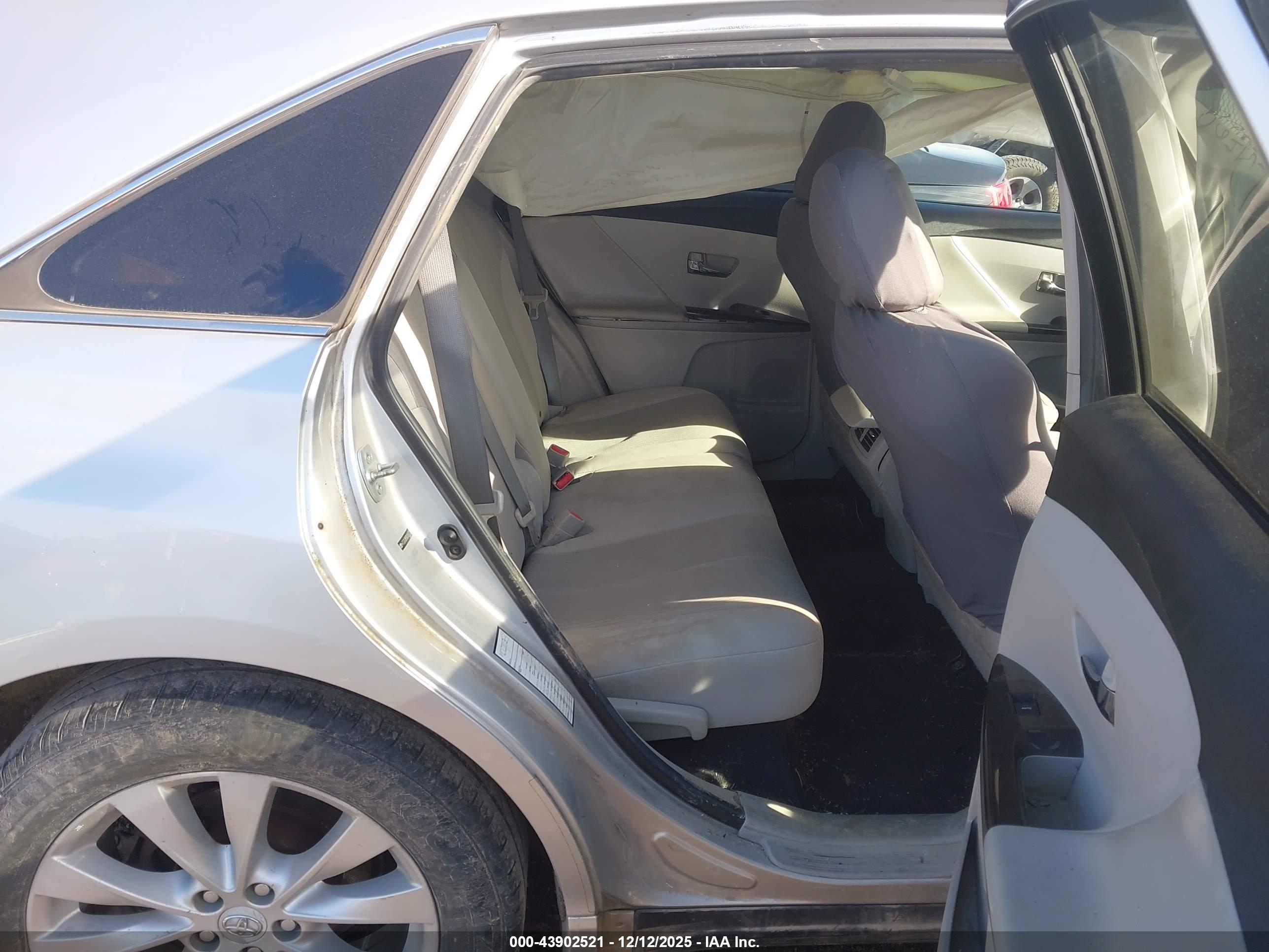 TOYOTA VENZA image 8