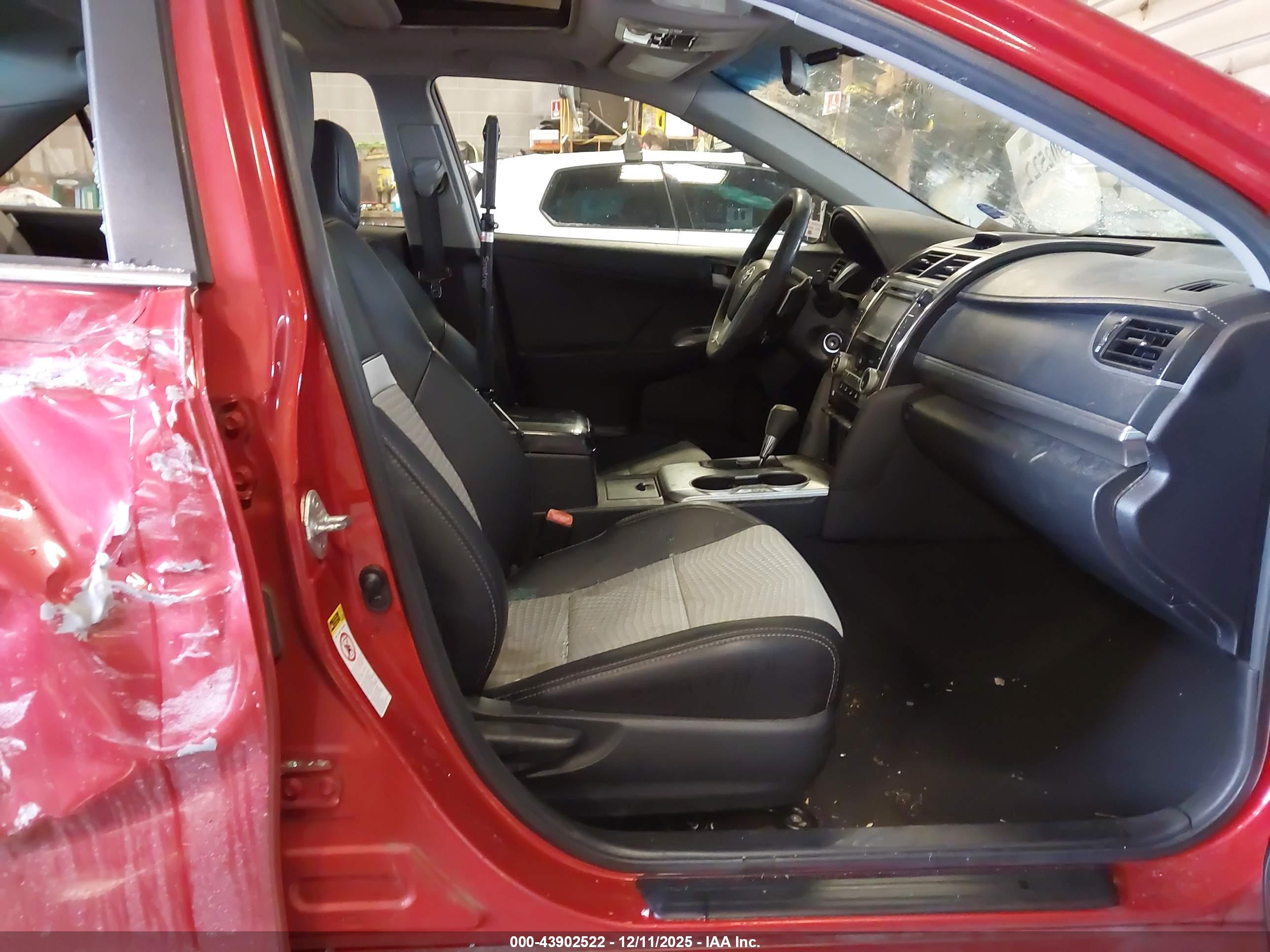 TOYOTA CAMRY image 5