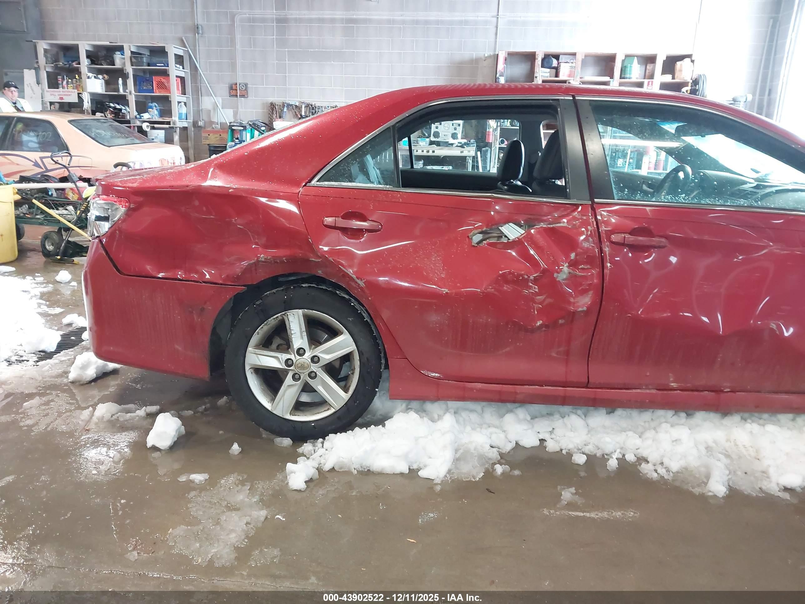 TOYOTA CAMRY image 6