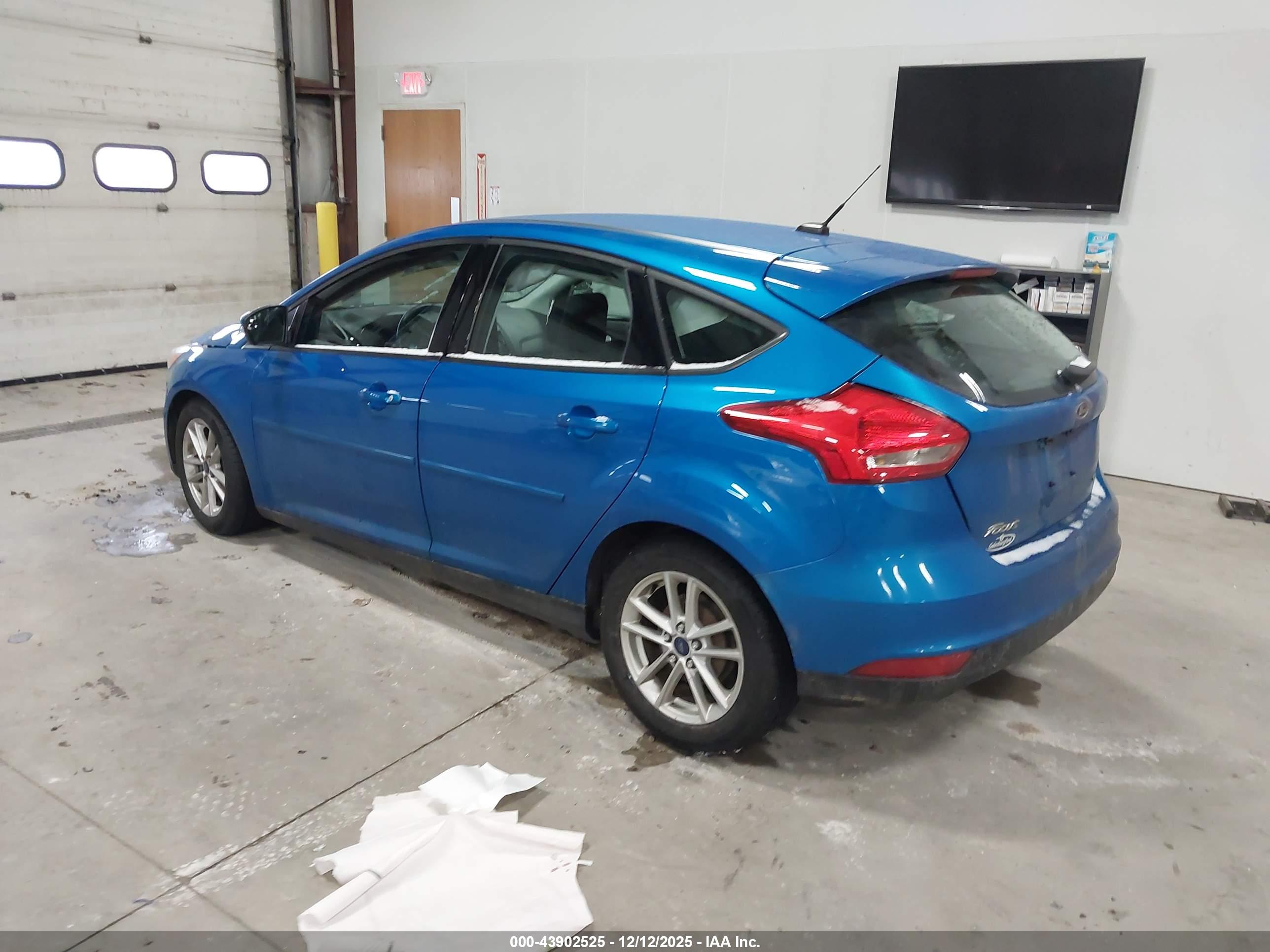 FORD FOCUS image 3