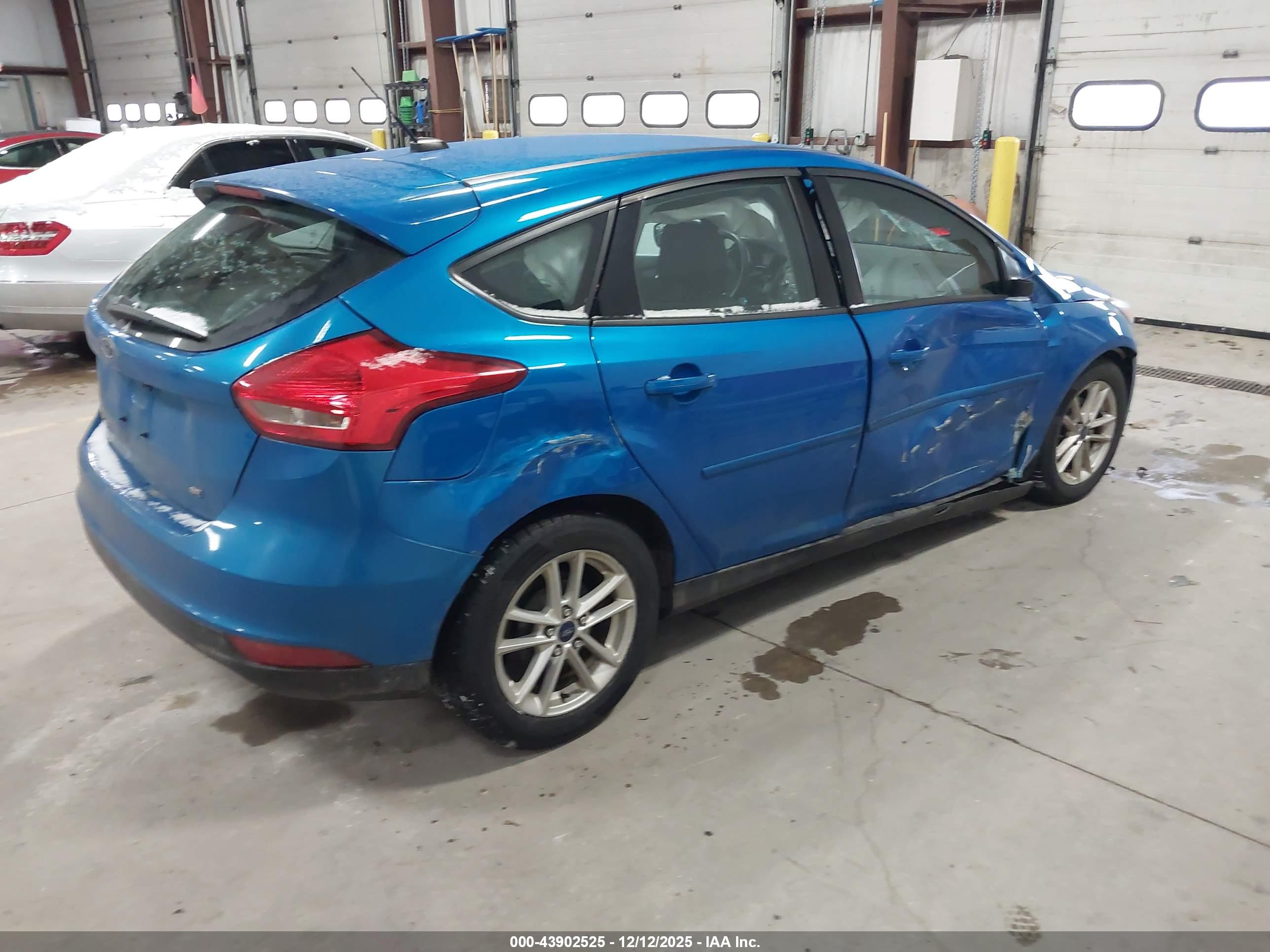 FORD FOCUS image 4