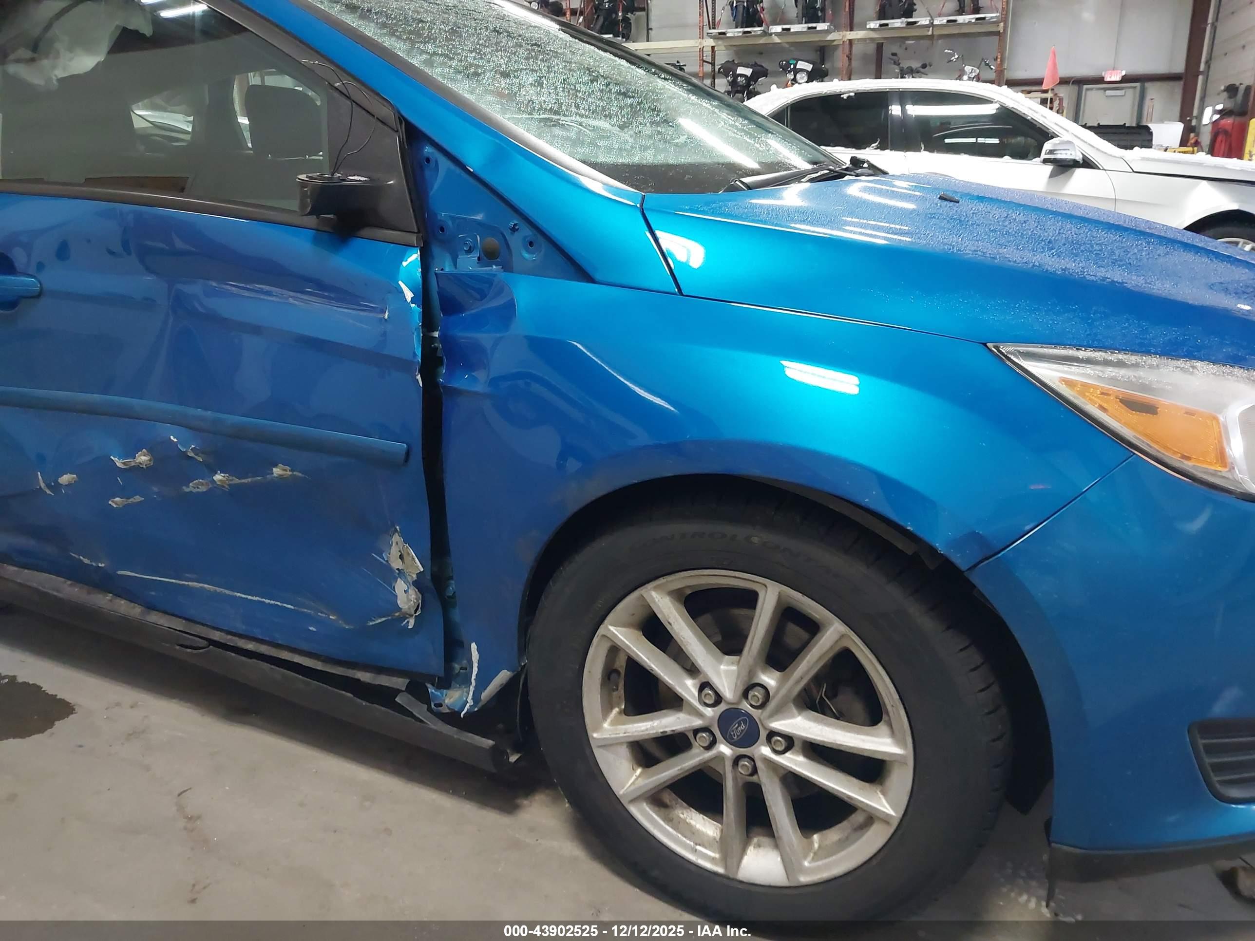 FORD FOCUS image 6
