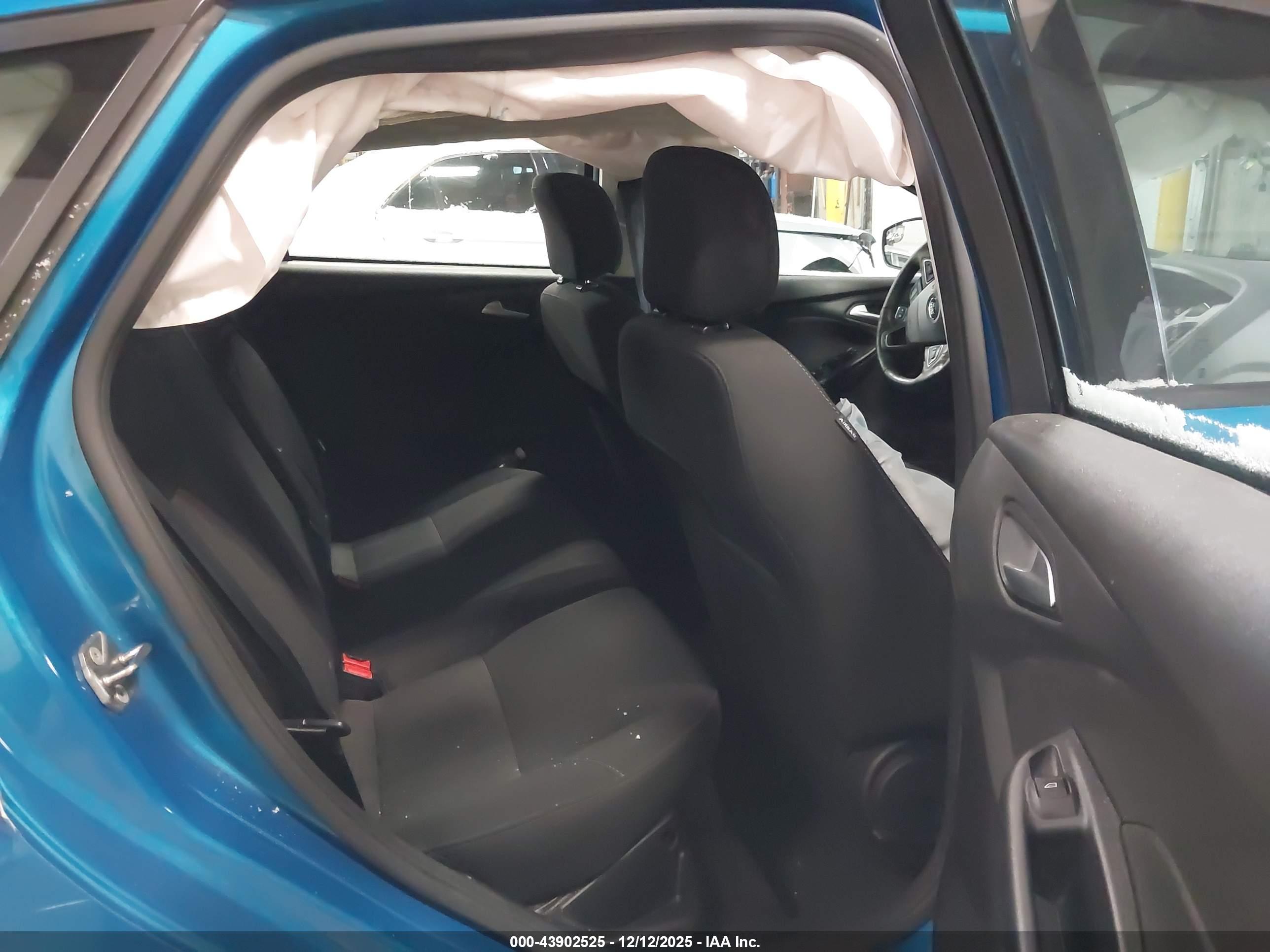 FORD FOCUS image 8